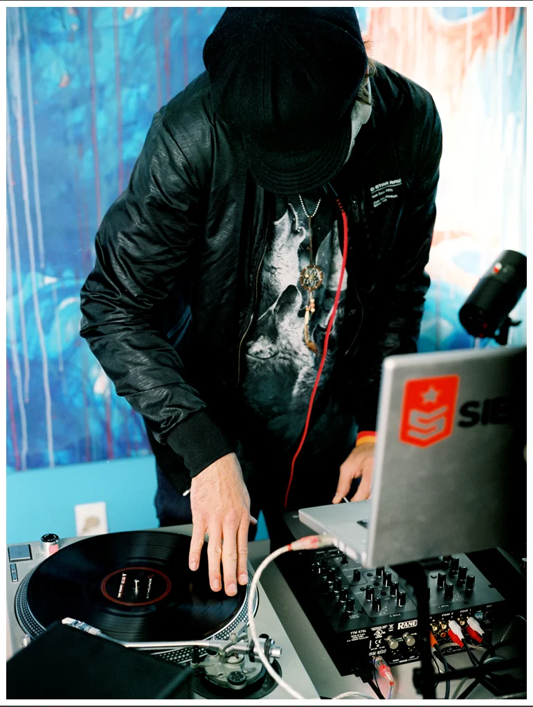 0Djs000-R1-E001_5 copy.JPG