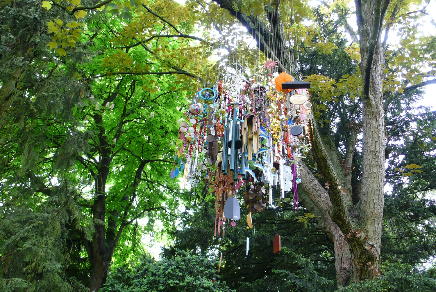 Mojo , 2013, diameter ca 110cm Installation at Géométrie variable, Les Crayeres, Reims