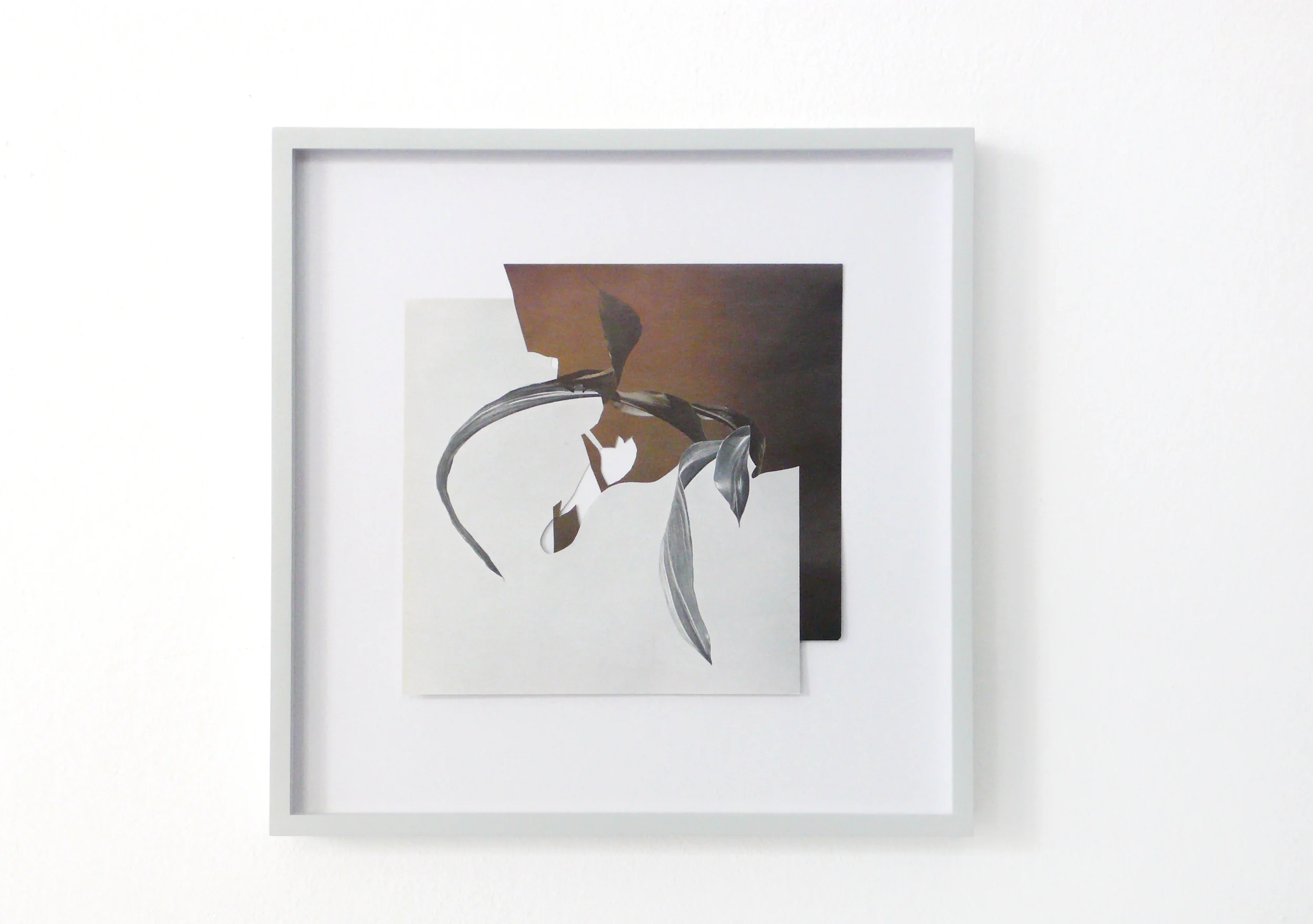 Shape/ lodos , 2014, paper, glue, 26,5 x 26,5cm