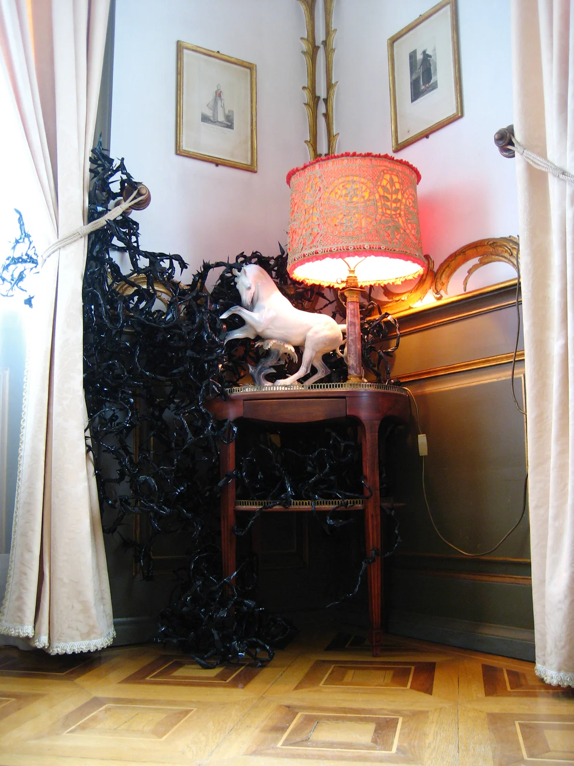 from the corner of your eye, 2008, plastic, wire, tape Alexander Clavel Stiftung, Riehen