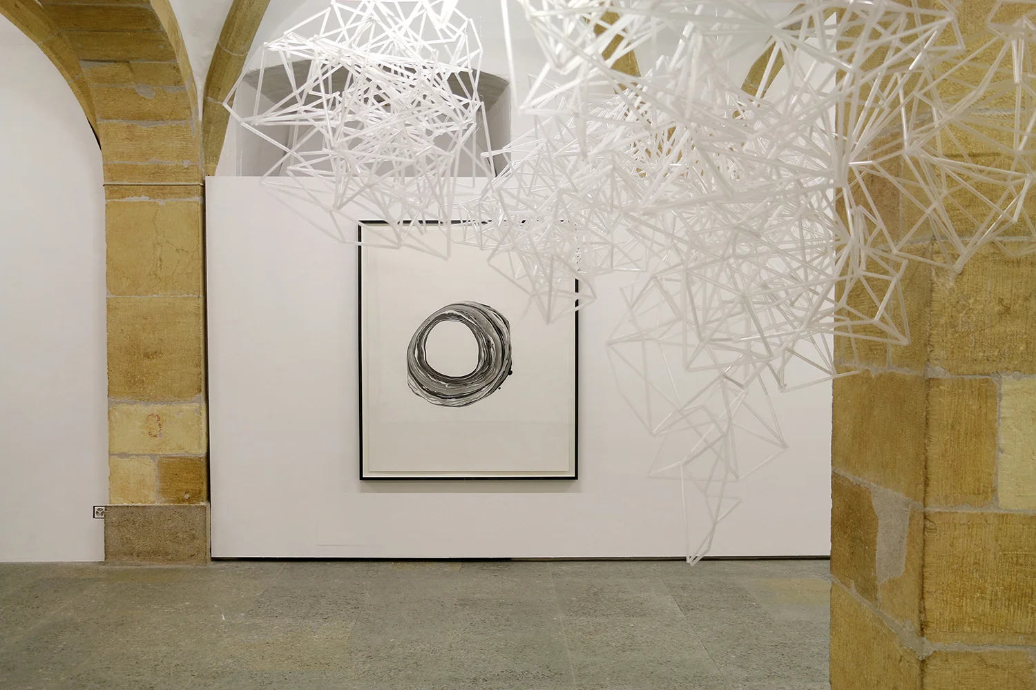 Liquid Days , 2017, straws, wire, variable dimensions; and Corona XI, 2012, ink on paper, 151 x 125,5 cm; at Centre d’Art Contemporain, Yverdon