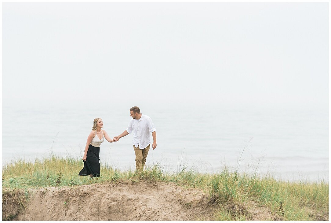 Kohler-Andrae State Park Engagement_0012.jpg