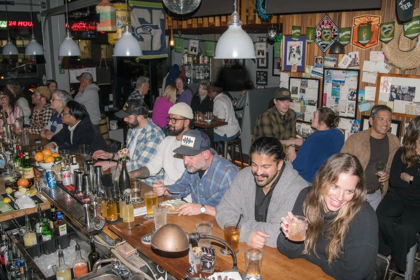 We love a good excuse to party around here! Huge thanks to @justinmkimphoto for capturing the night 📸 Let&rsquo;s keep the party going, guys. Lain &amp; Ernesto are here for ya!
Happy hour 4&ndash;6
Pouring till 2