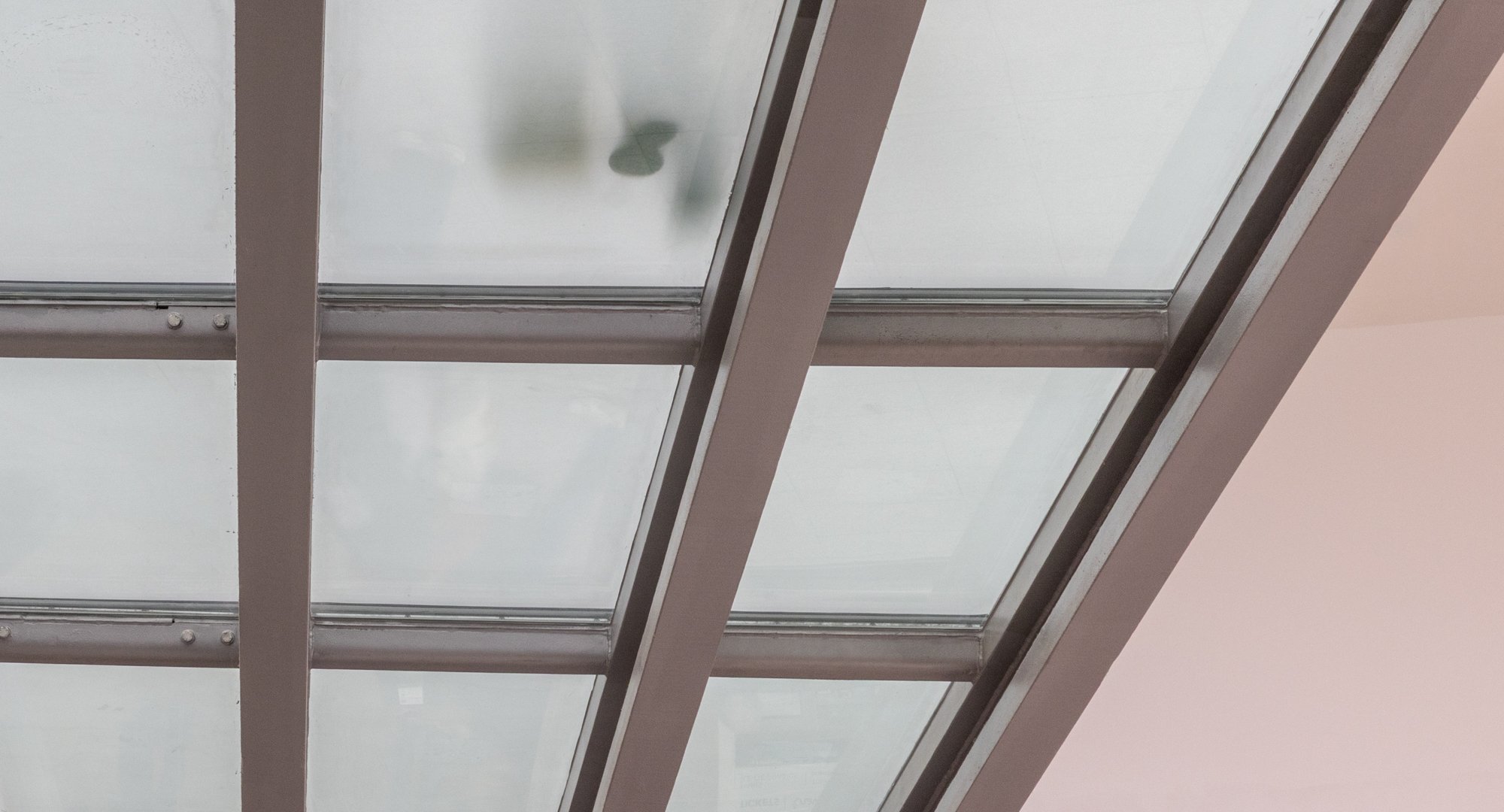 Thru ceiling, Gare Montparnasse (2024).jpg