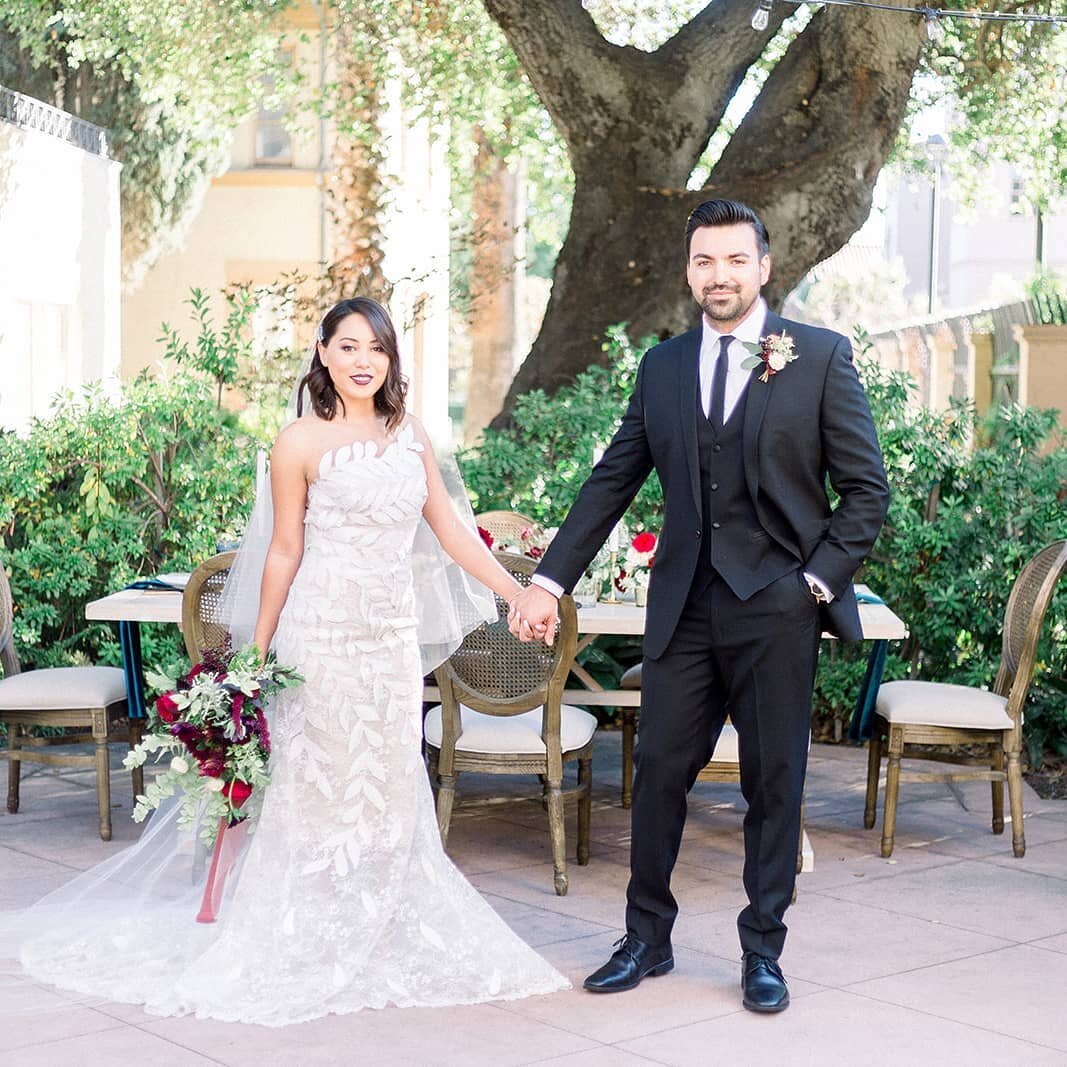 &quot;There is only one happiness in this life...to&nbsp;love&nbsp;and be&nbsp;loved.&quot;
- George Sand
.
.
.
Photography/Styling: @kalijeanephoto
Venue:@maxwellhousepasadena
Coordination/Styling:@bluedoorcreative
Florals: @poppyhill_flowers
Models