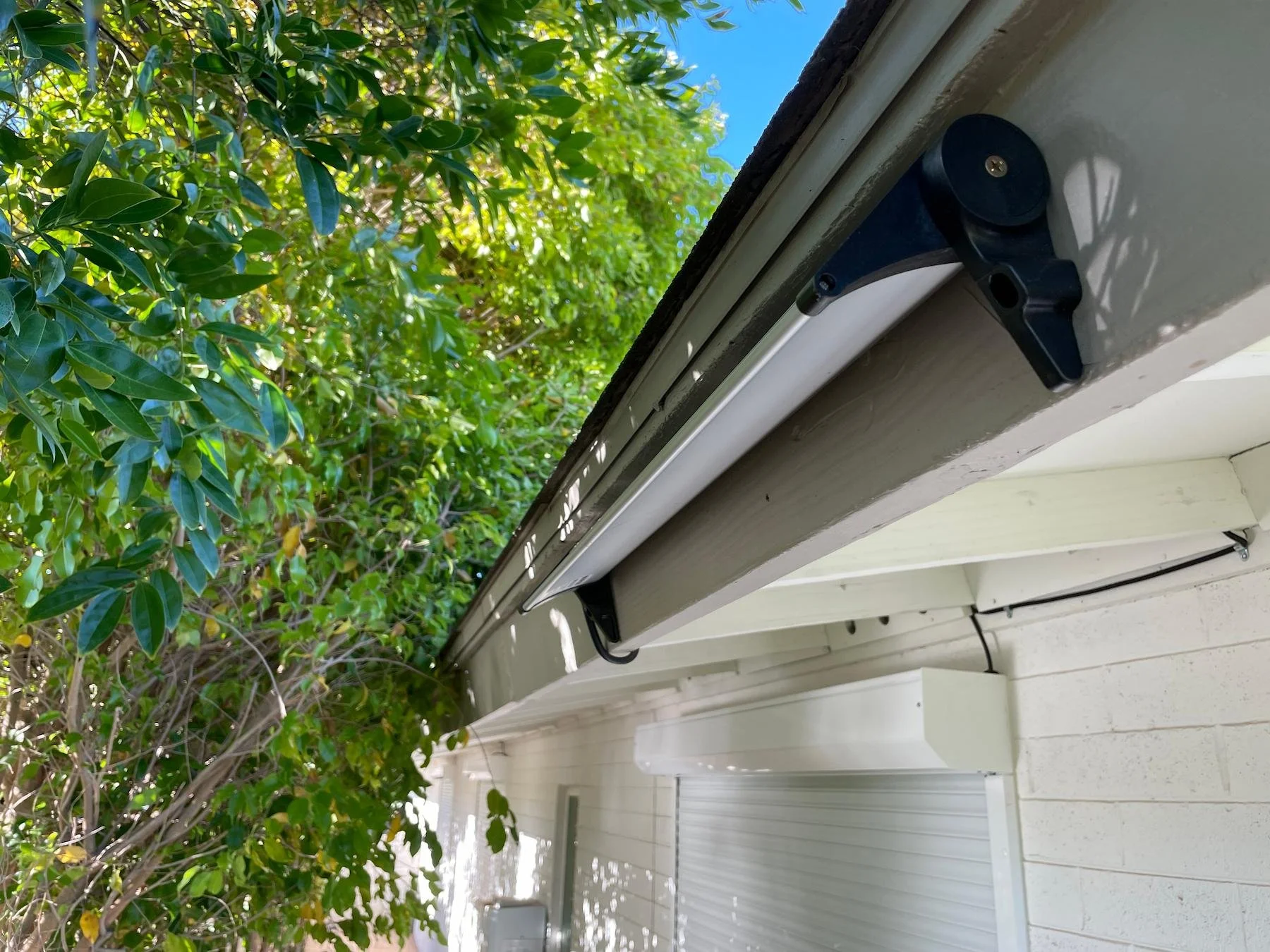Solar Powered rolling shutter