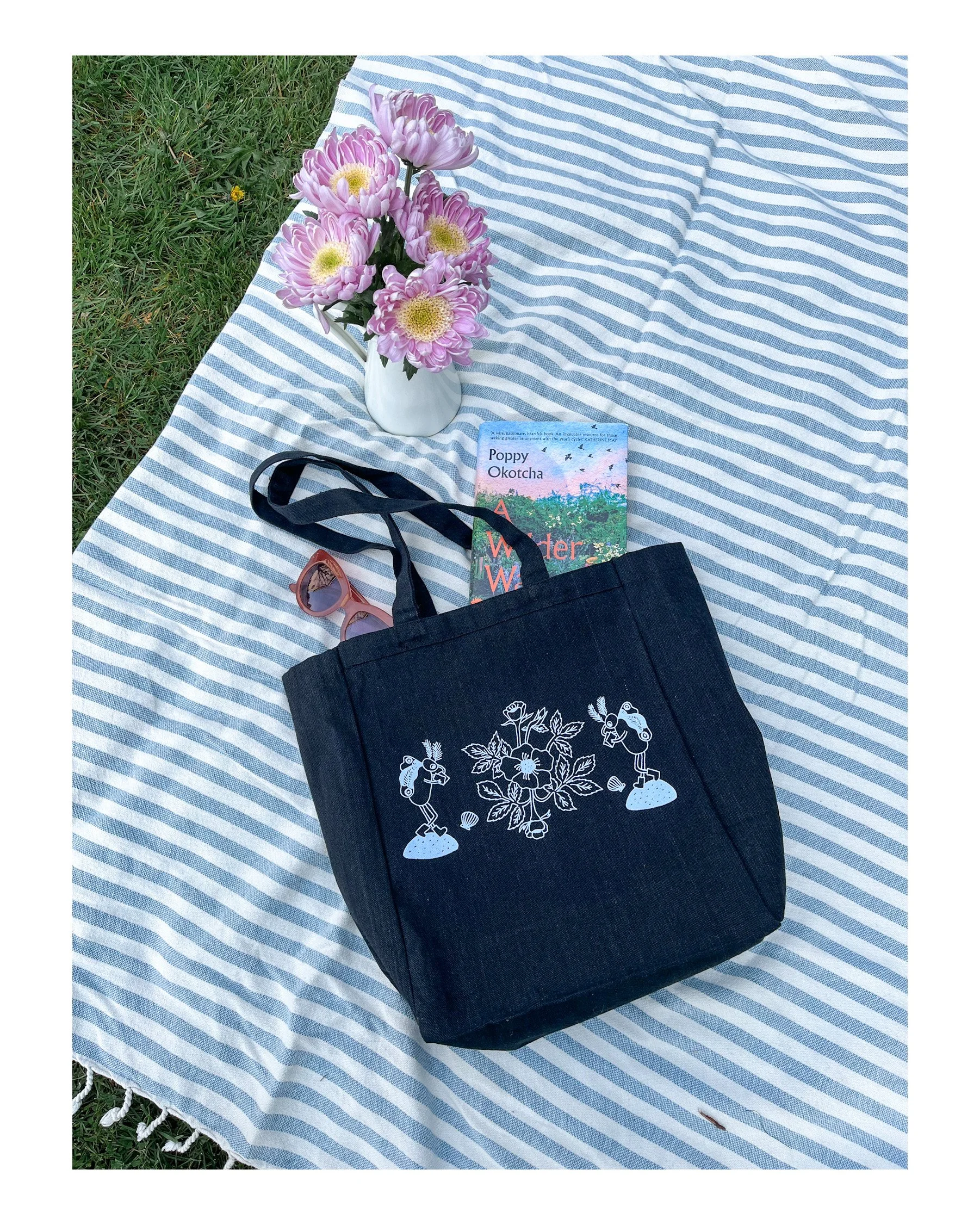 Jackie Thomson - Bug Tote 1.JPG