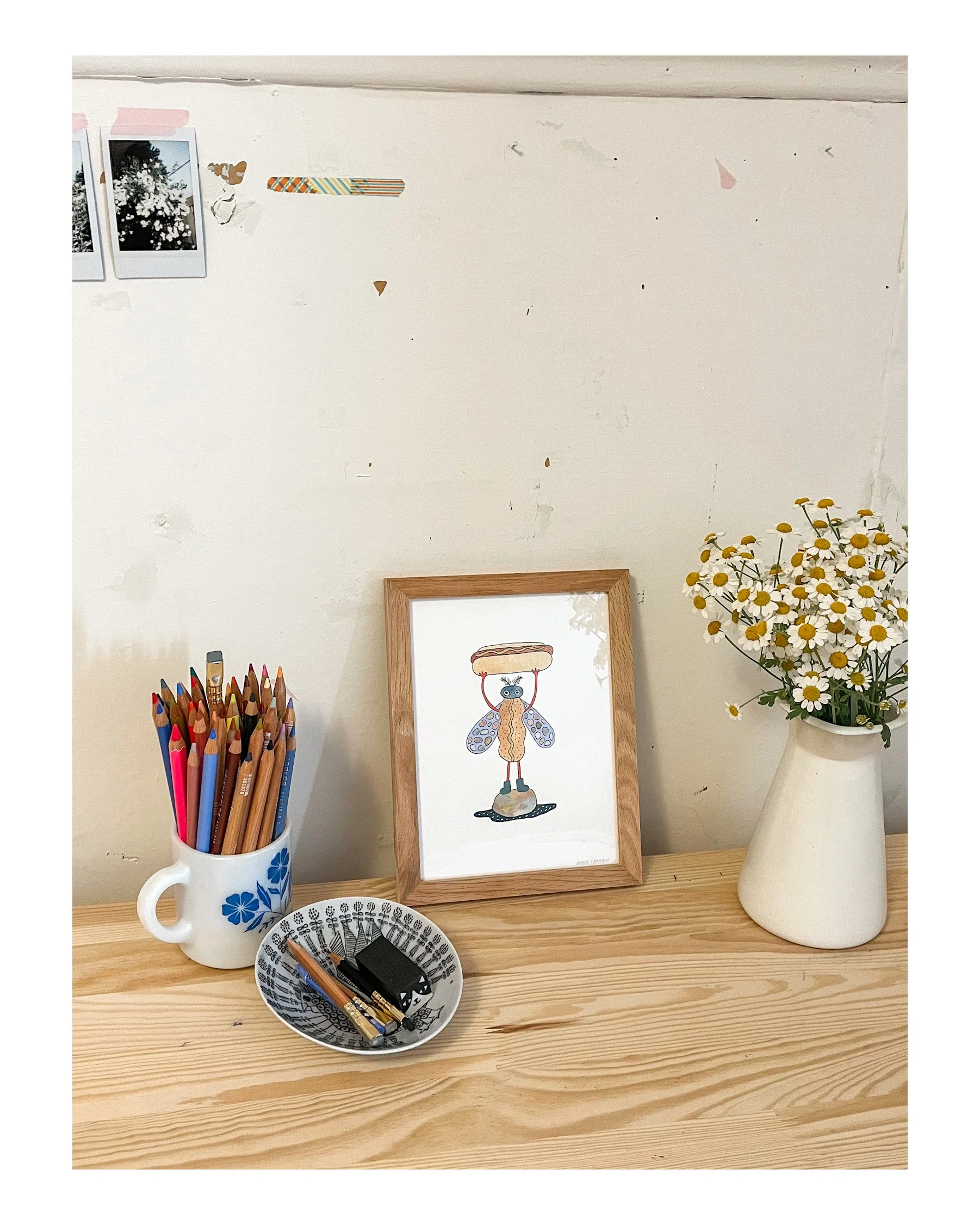 Jackie Thomson Bug Holding Hot Dog Studio pic.JPG