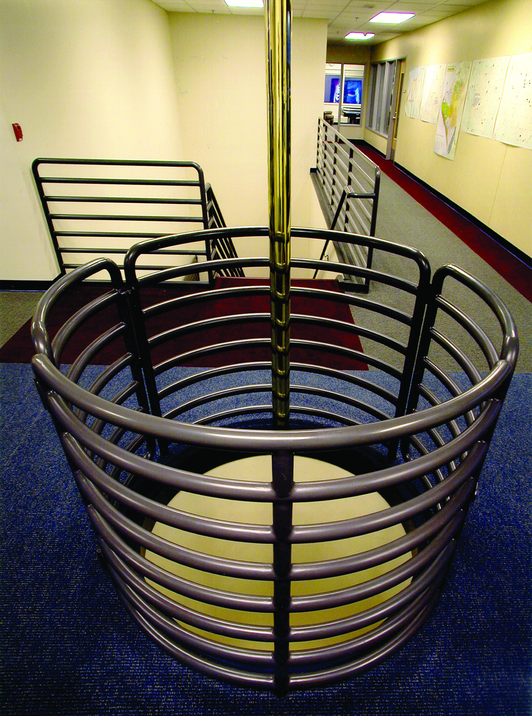 fstation-pole.jpg