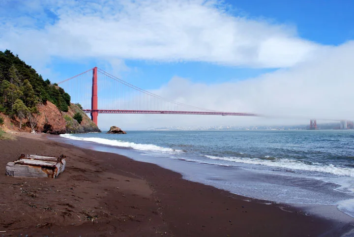 Golden_Gate_Bridge,_San_Francisco_from_Kirby_Cove.jpg