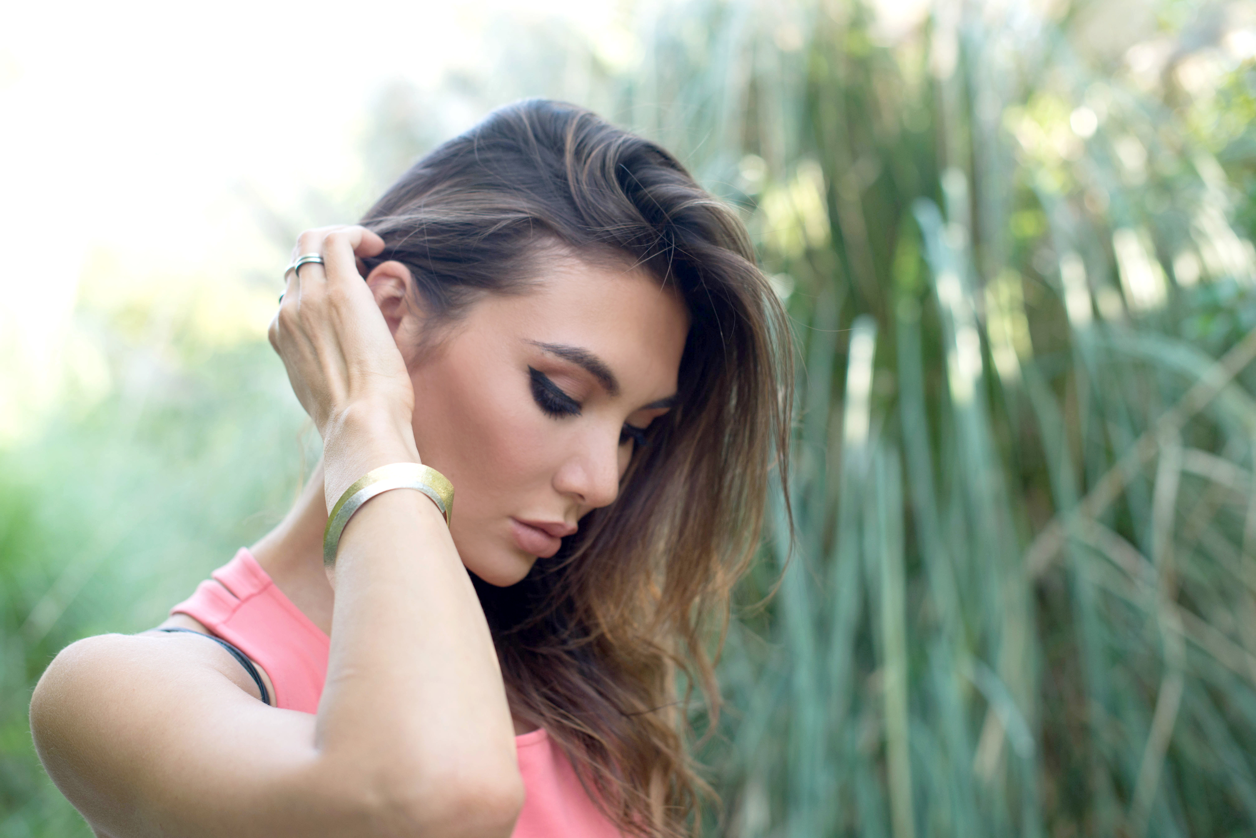 Summer makeup and jewelry.