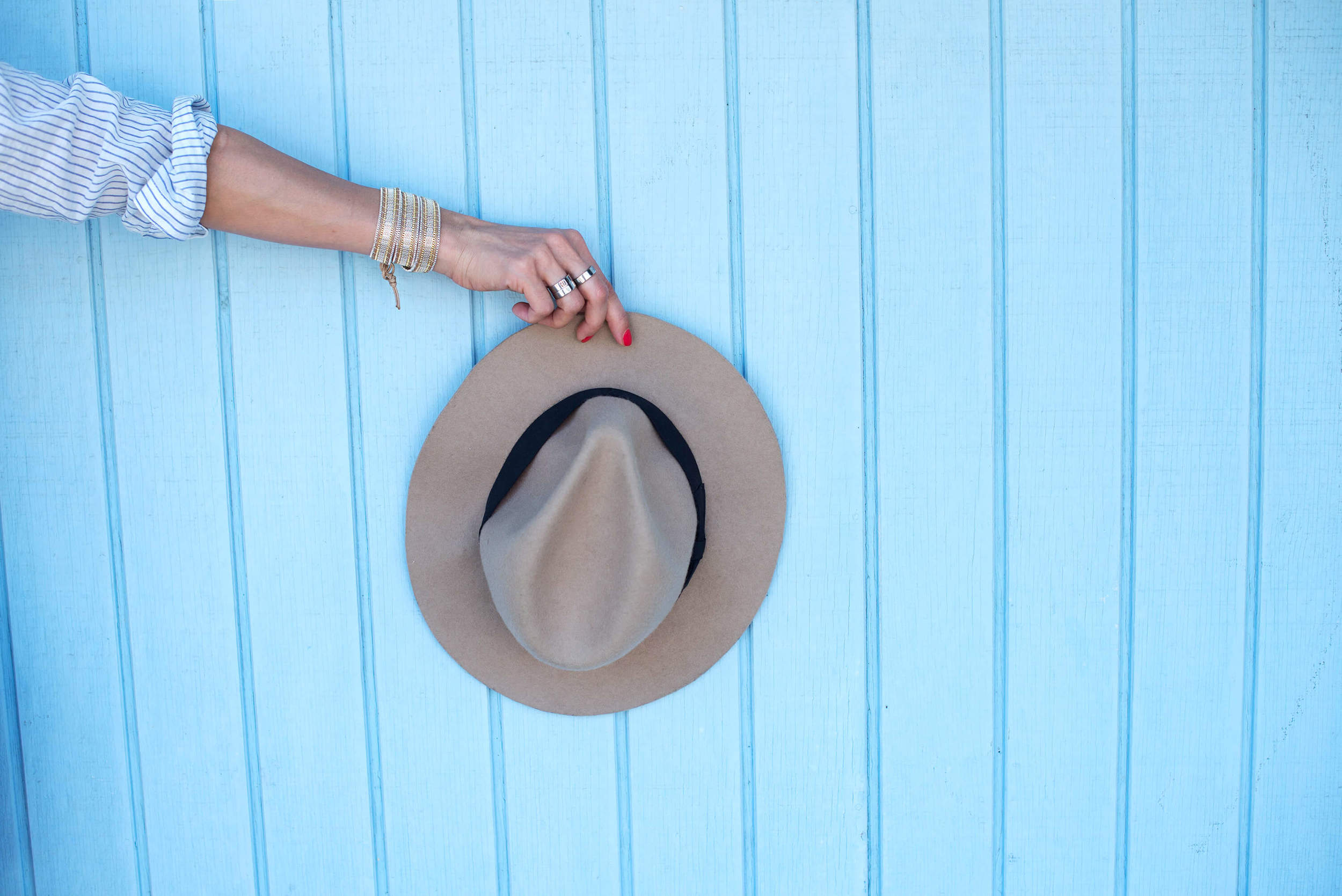 Lack of color fedora