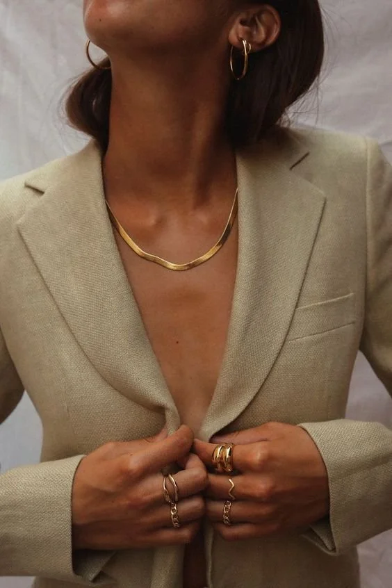 Finishing An Outfit With The Right Jewelry