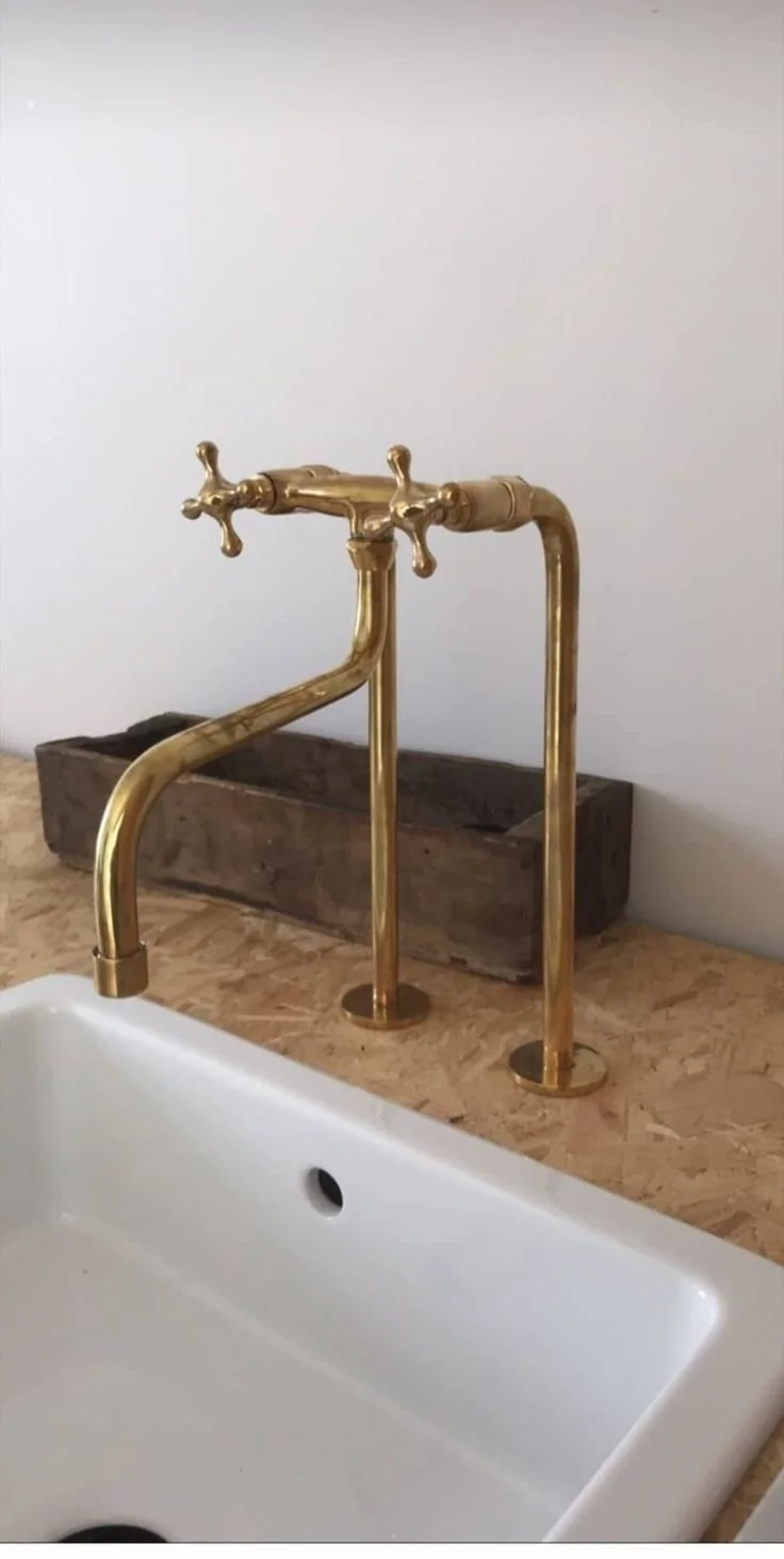 4 Warning Signs That You Need To Call A Plumber