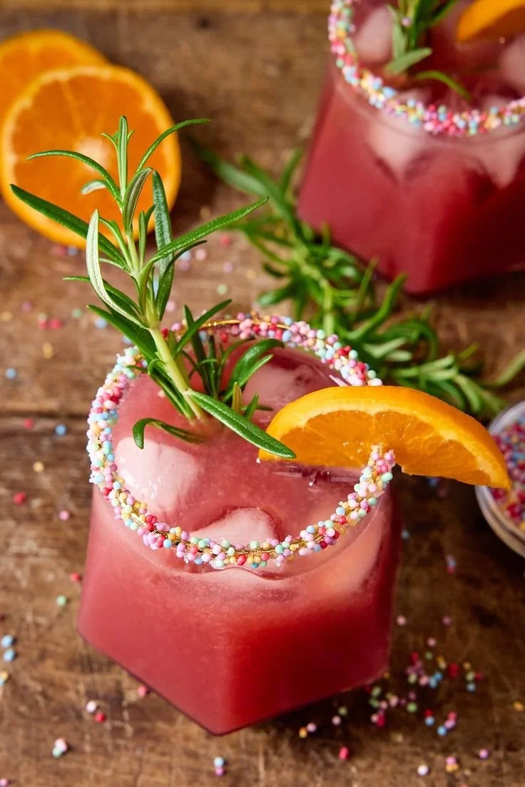 5 Easy Holiday Cocktail Recipes to Shake Up Your Festivities (One with a Twist)