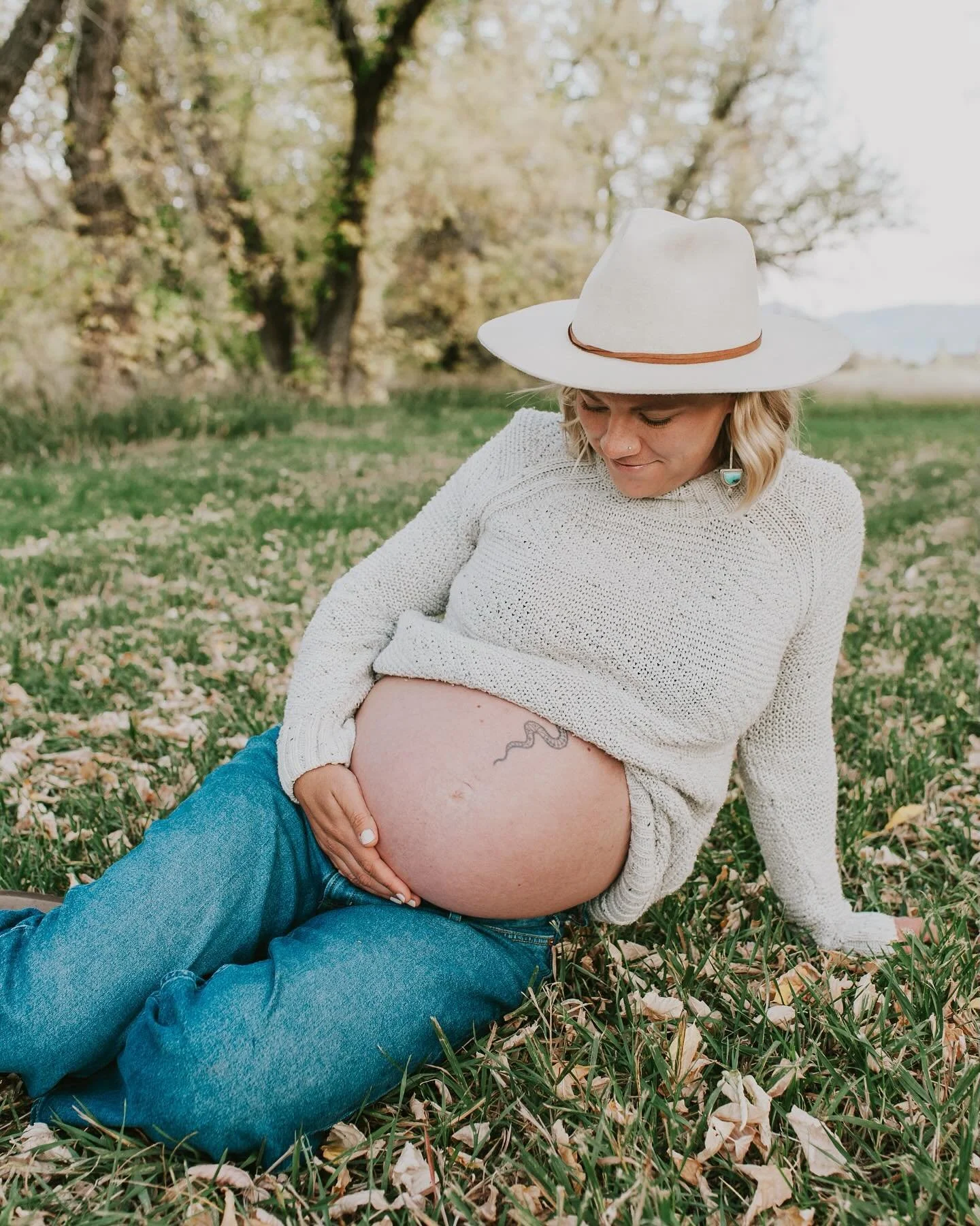 The most stunning mama-to-be 😍

#maternityphotos #maternityphotography #maternitysession #coloradophotographer #durangophotographer #durangocolorado