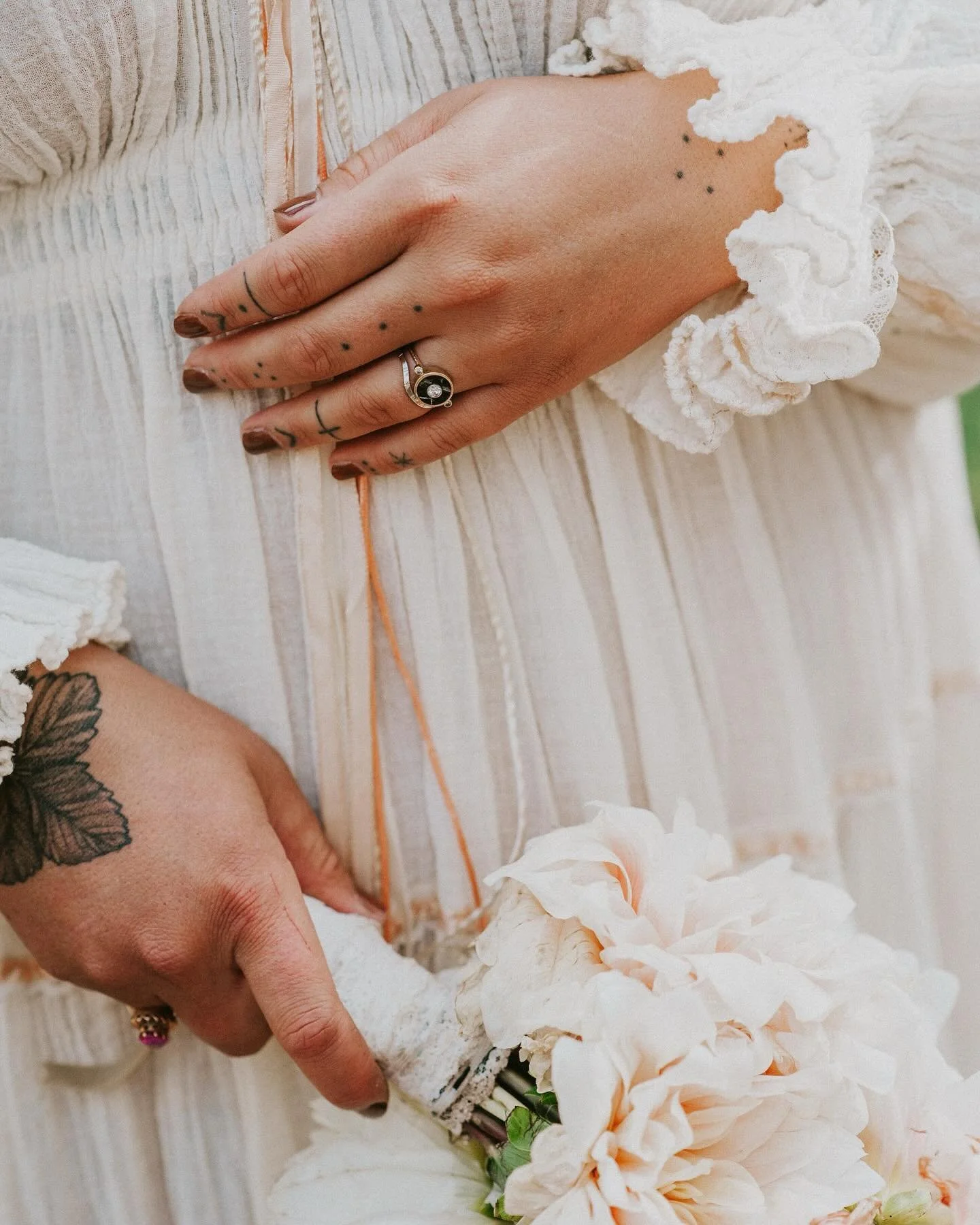 This wedding was a 10/10 which ended my season on a high note! Also slightly obsessed with how cool these two are 💫 

#coloradoweddingphotographer #coloradowedding #coloradophotographer #gethitchedcolorado #durangocoloradophotographer #durangocolora