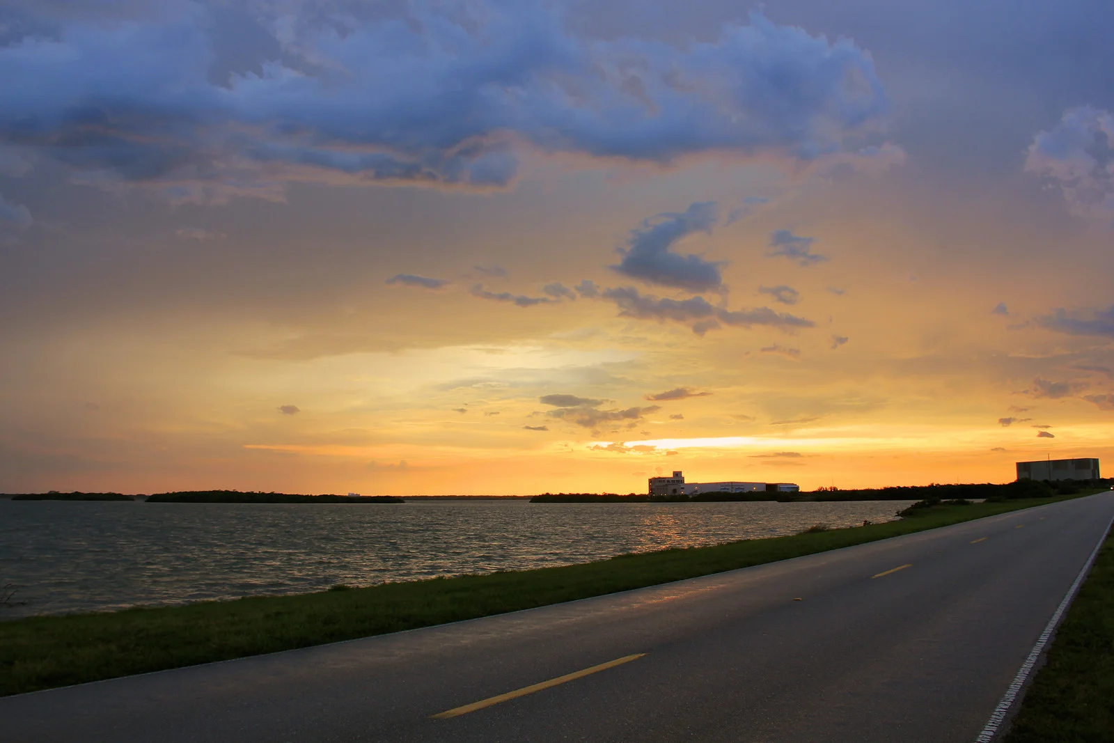      

 
  7:56pm, a few moments after the launch was scrubbed and we were treated to a very pretty sunset.
 






















     