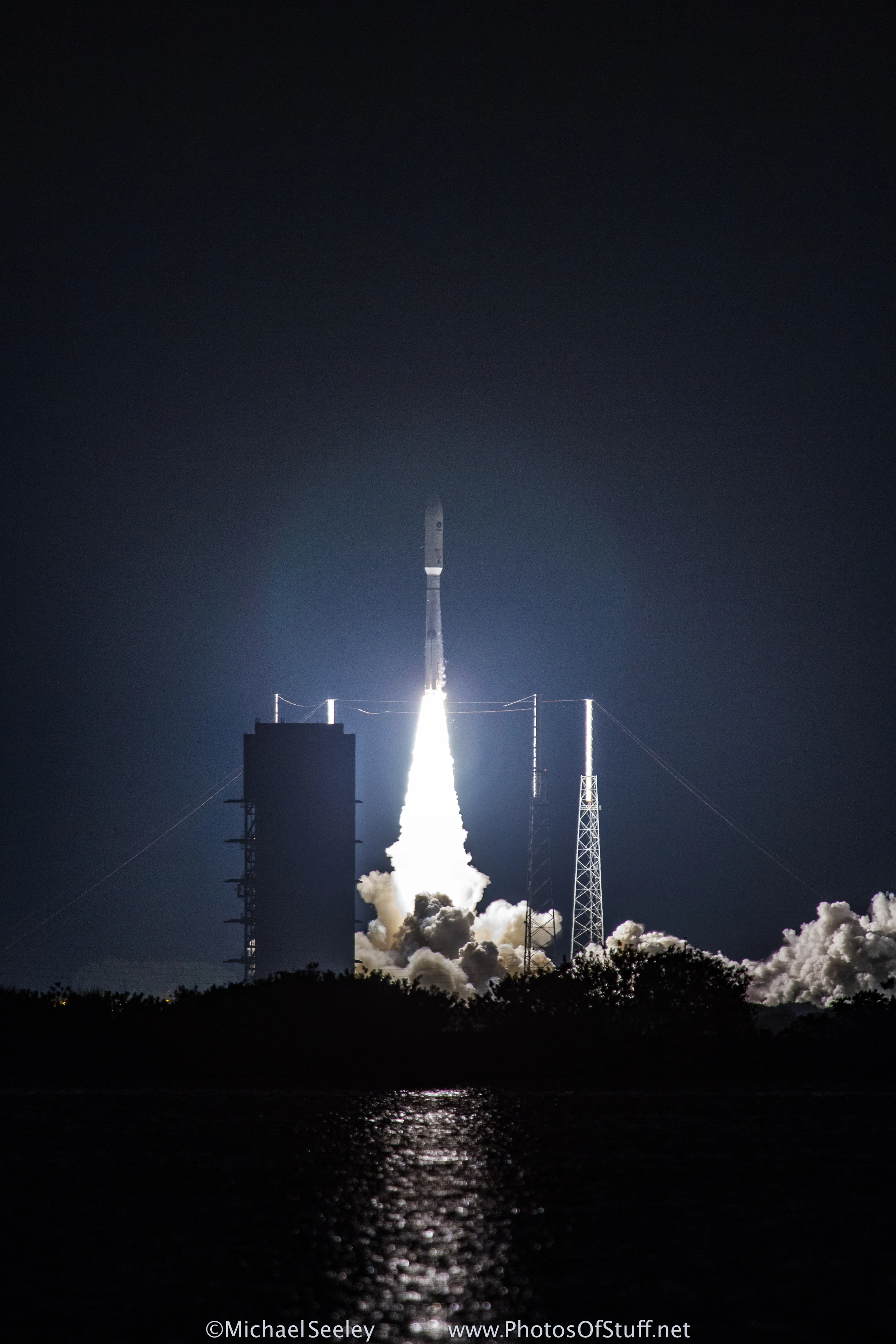 AtlasV MUOS liftoff