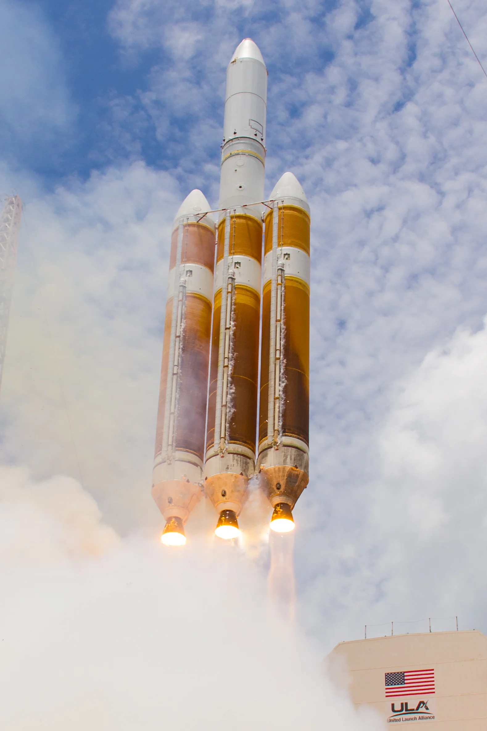 Liftoff of the DeltaIV Heavy NROL37 by United Launch Alliance