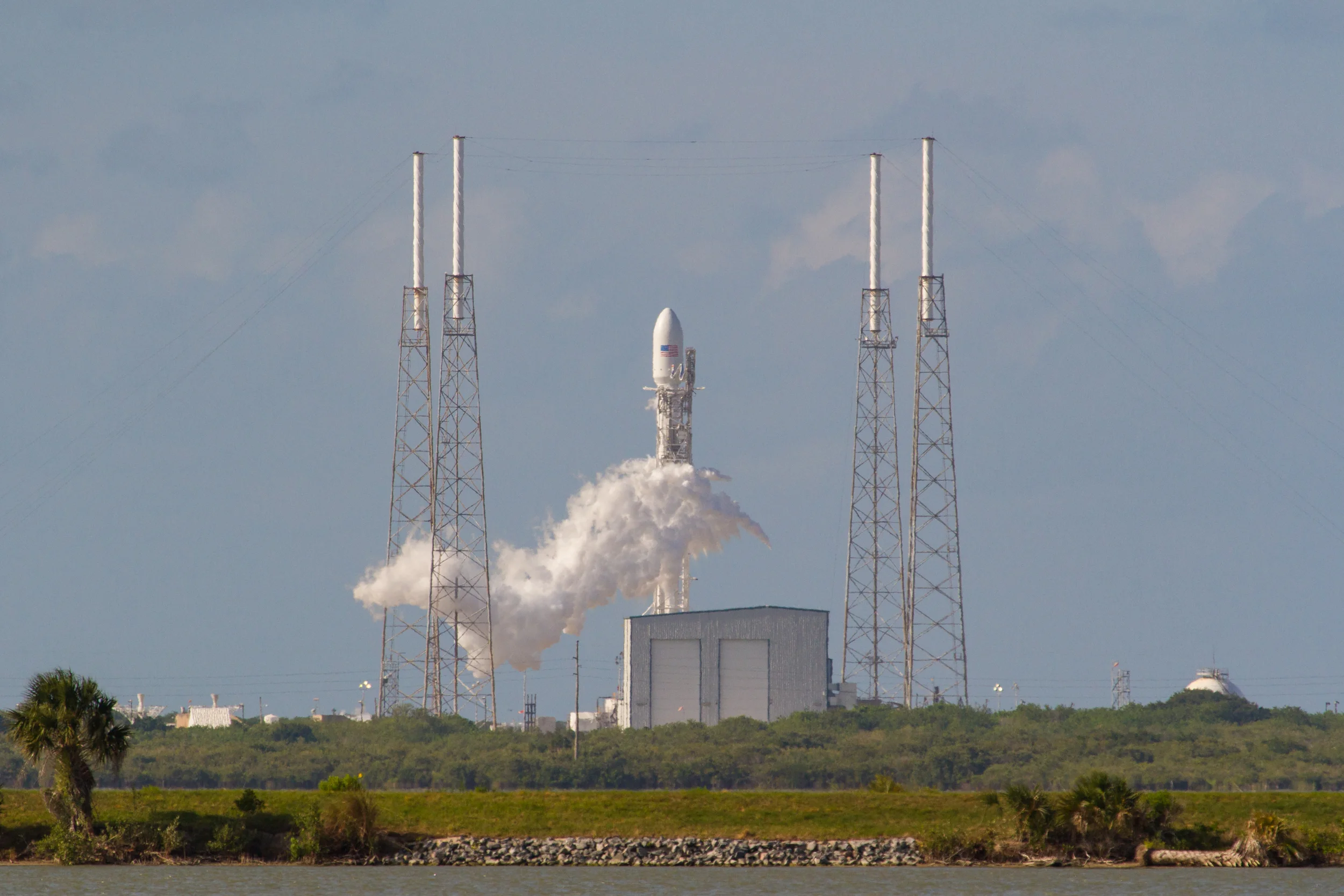 Thaicom8 launch: Venting at T-90 seconds