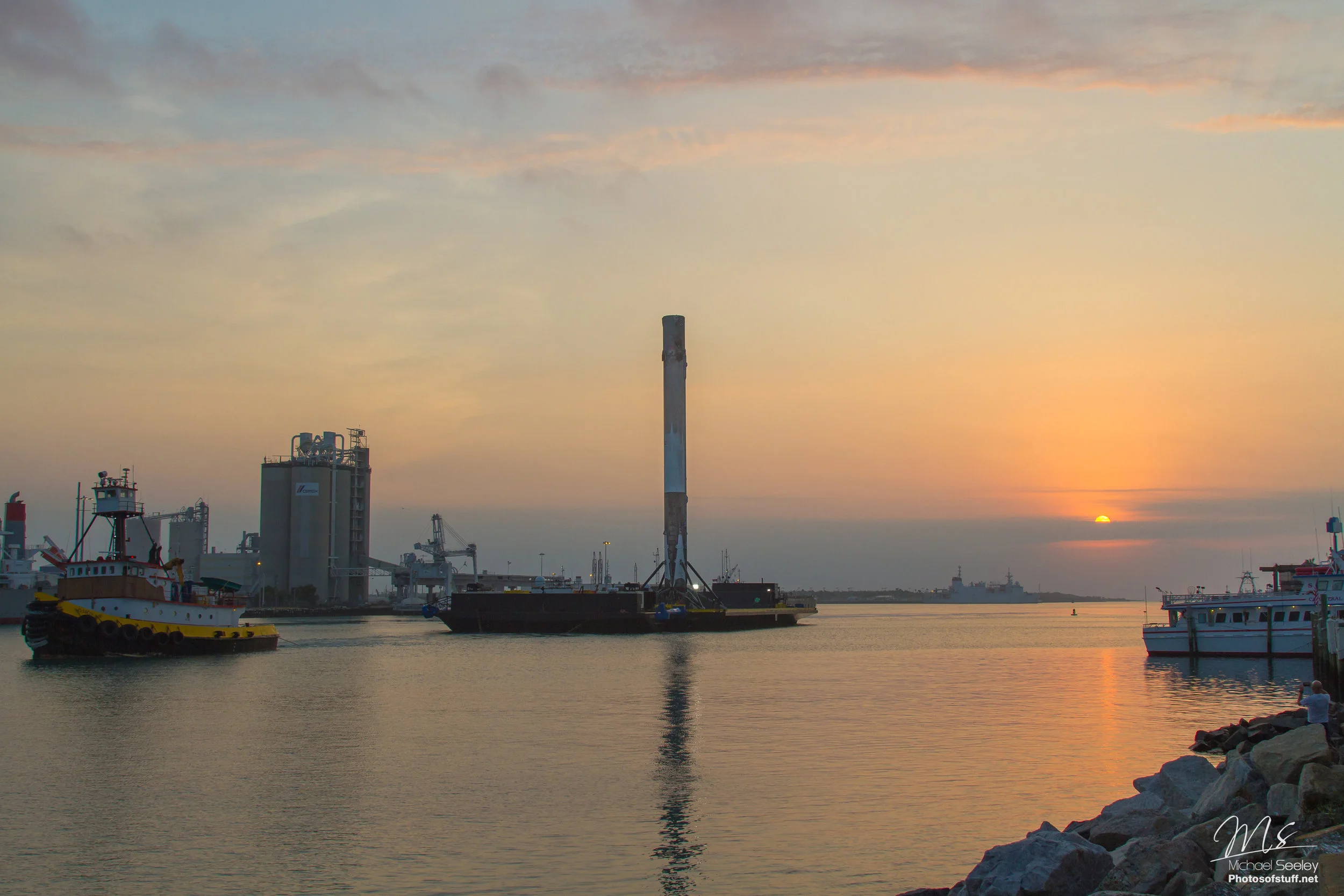 Early morning arrival of the #SES10 #Falcon9 First Stage