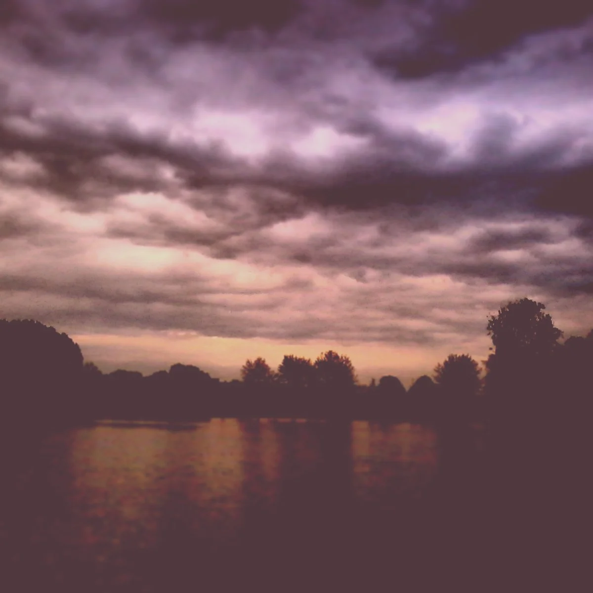 A new theme on monday, clouds. Because the sky always inspires.