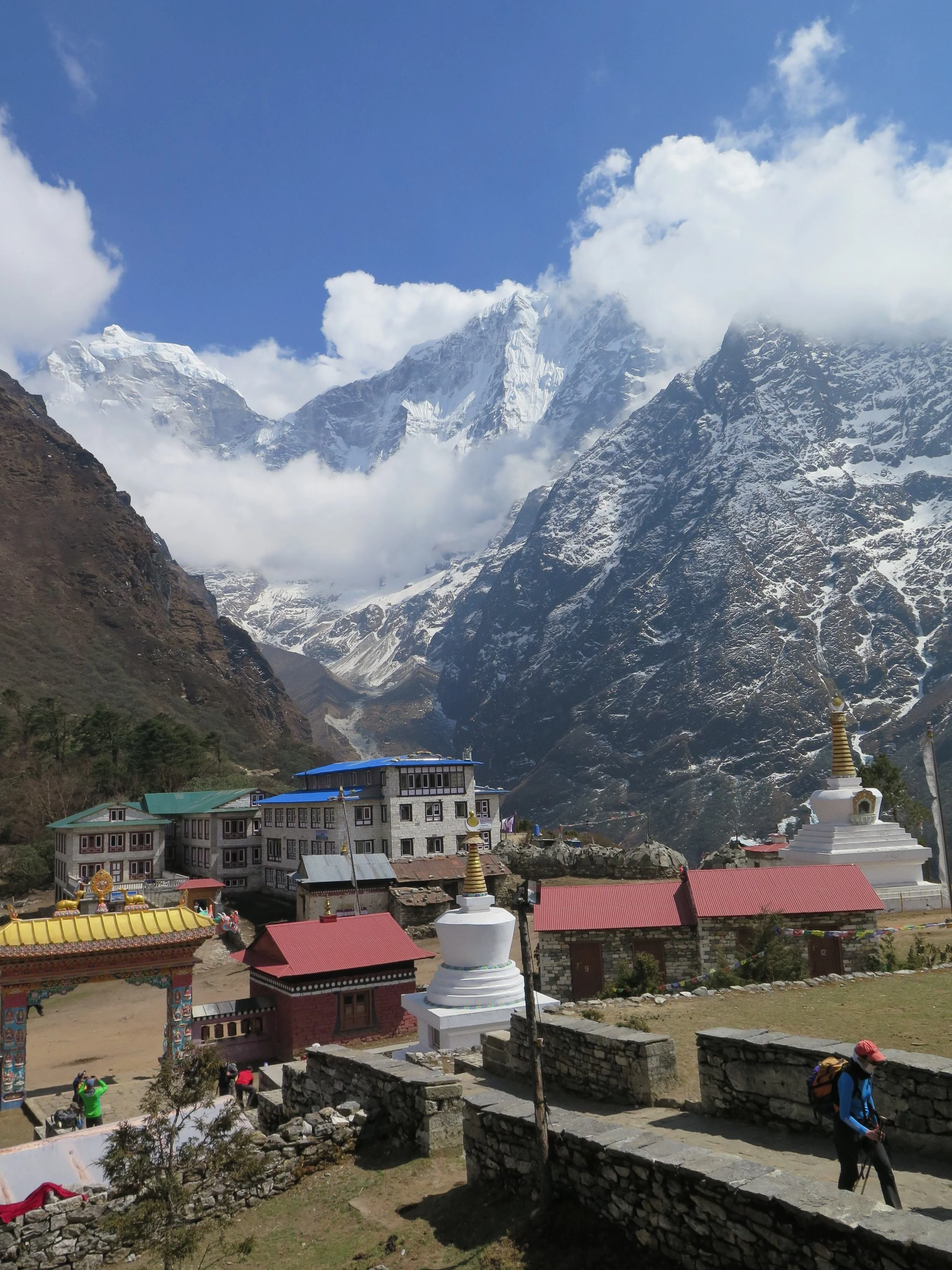 Tengboche'den uzaklardaki Everest / From Tengboche Everest at far away