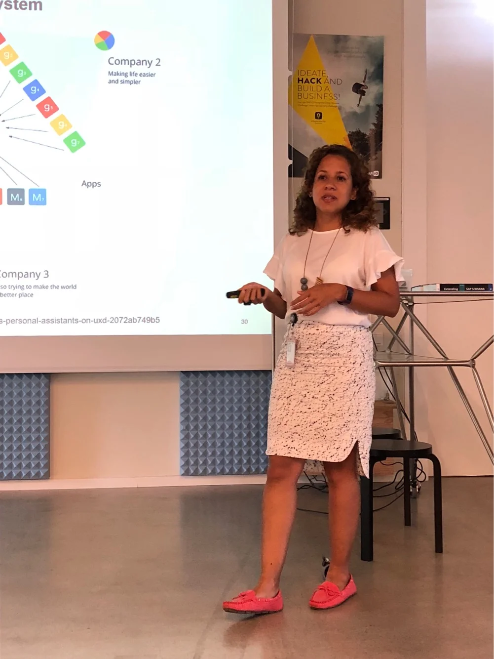  Unit Show &amp; Tell - UX in the Chatbot context 
