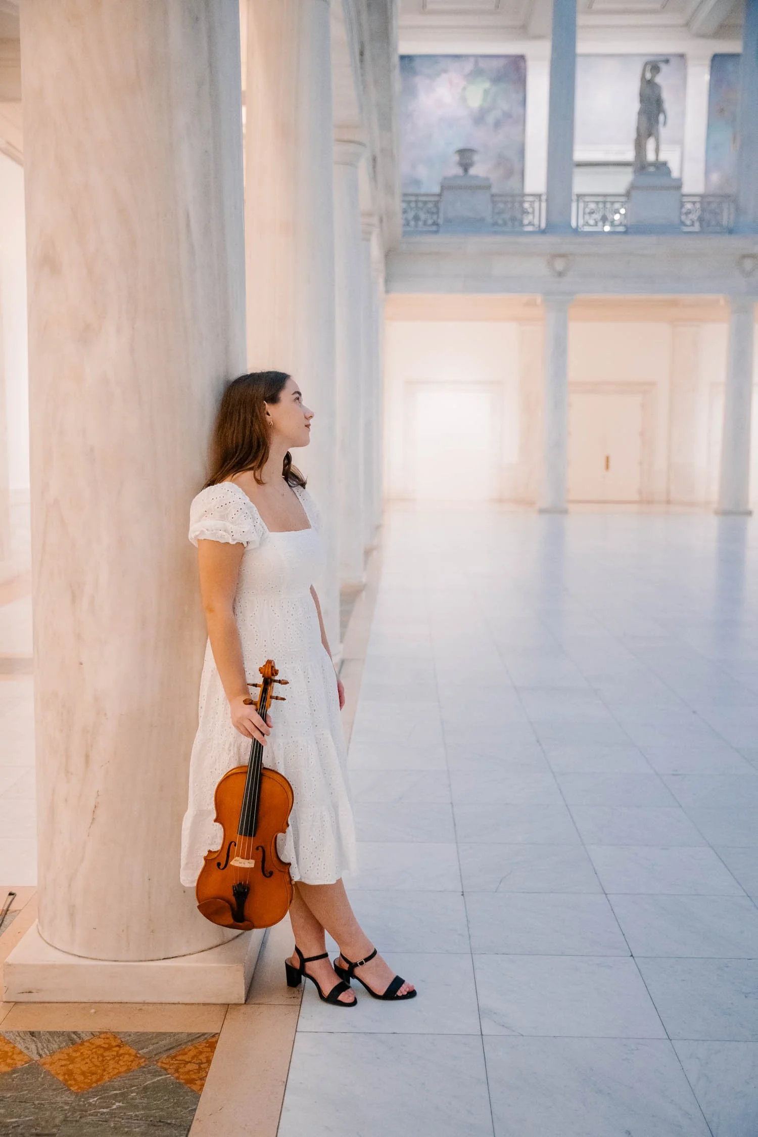 Pittsburgh senior girl with violin in Carnegie Museum