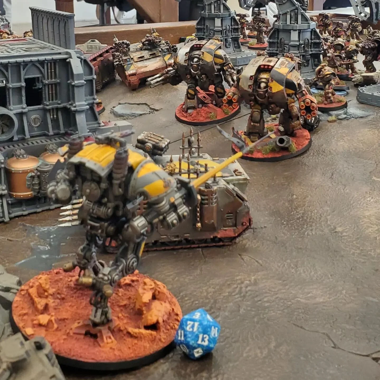 Some bonus pics from last weekend's Battle at Beta Garmon event held by @hammersanddice. I need to get better at mid-battle photography if I'm going to keep playing against such beautiful armies on crazy tables like these.
.
.
.
#minipainting #miniat