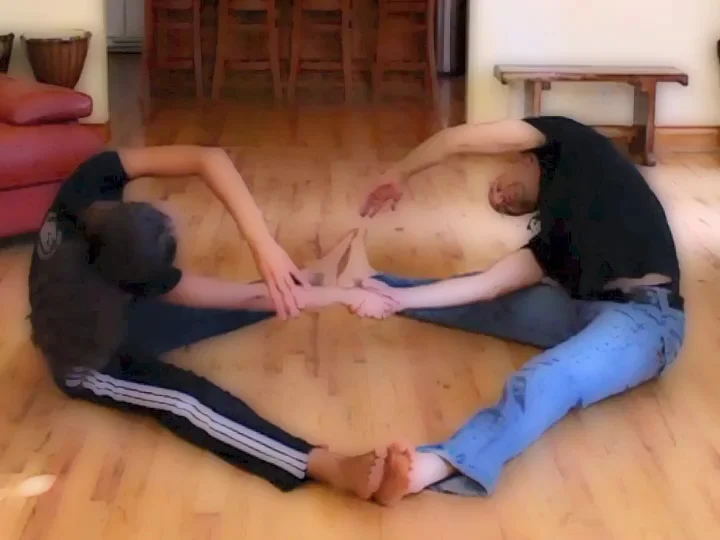SafariAceObliquesStretch.jpg