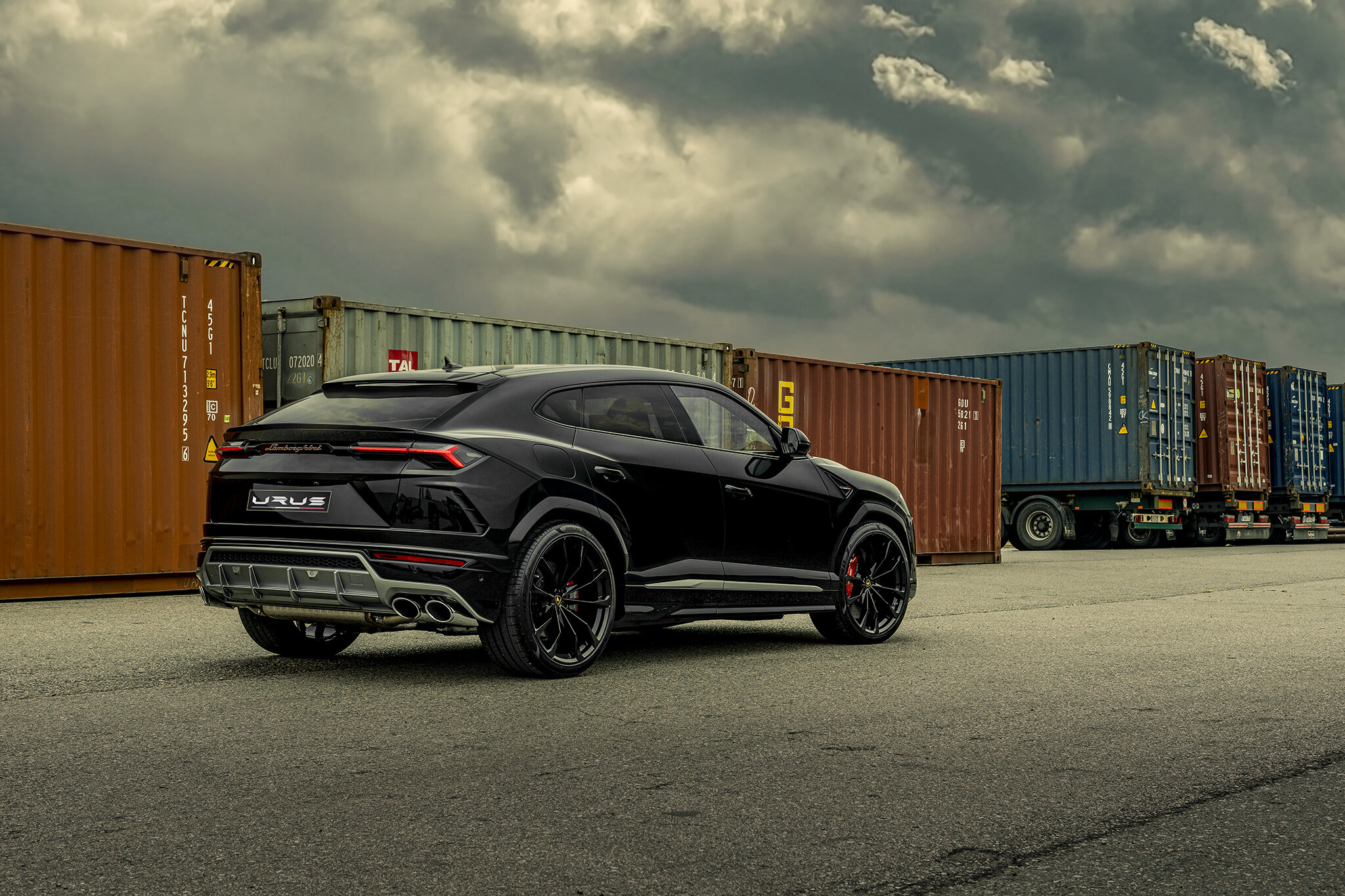 URUS 2 s copy.jpg