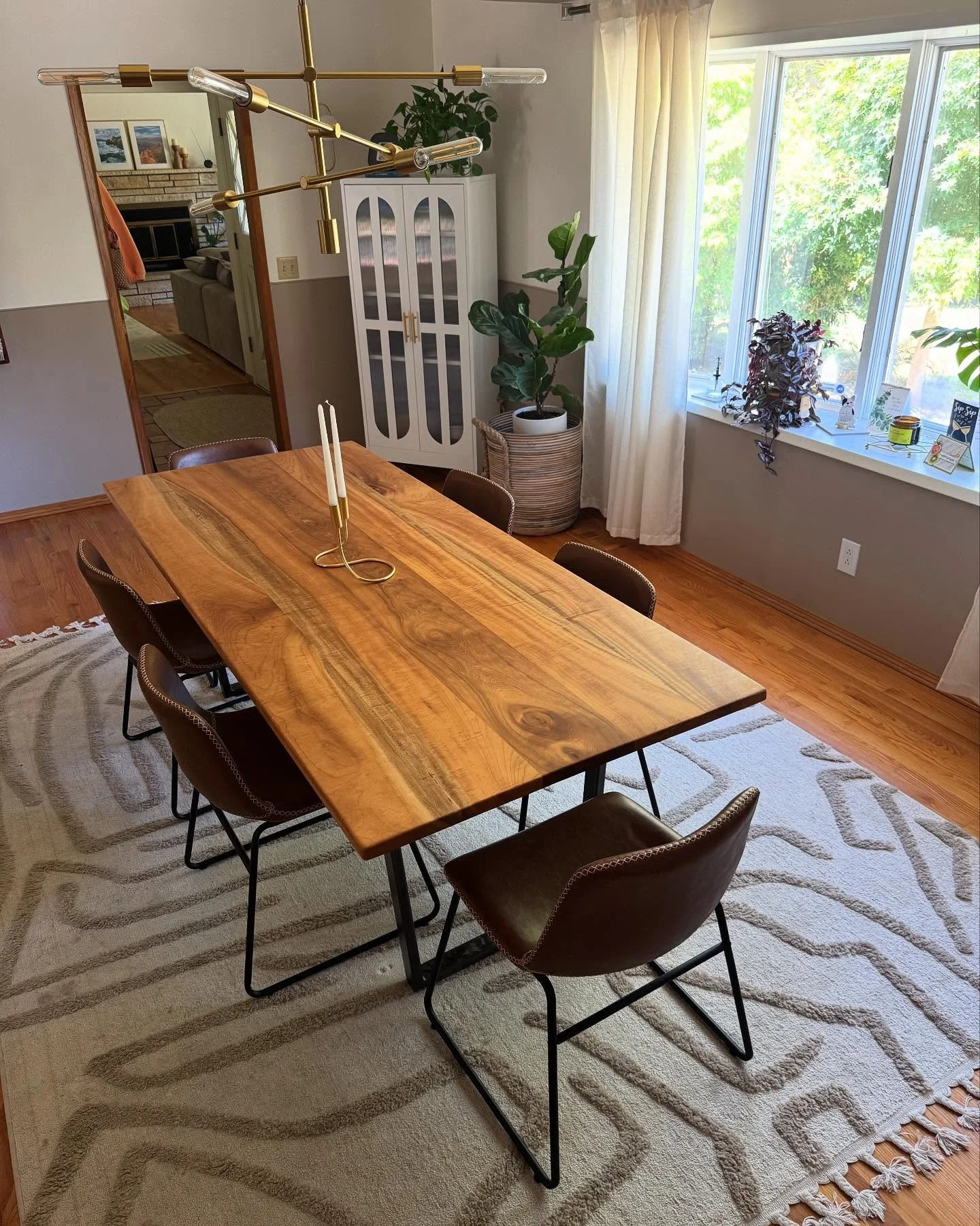 Just got these beautiful customer photos of their new myrtle dining table.

Myrtle is a truly unique hardwood that only grows along the southern Oregon coast and parts of the California coast. Each board has its own blend of warm golden tones, rich b