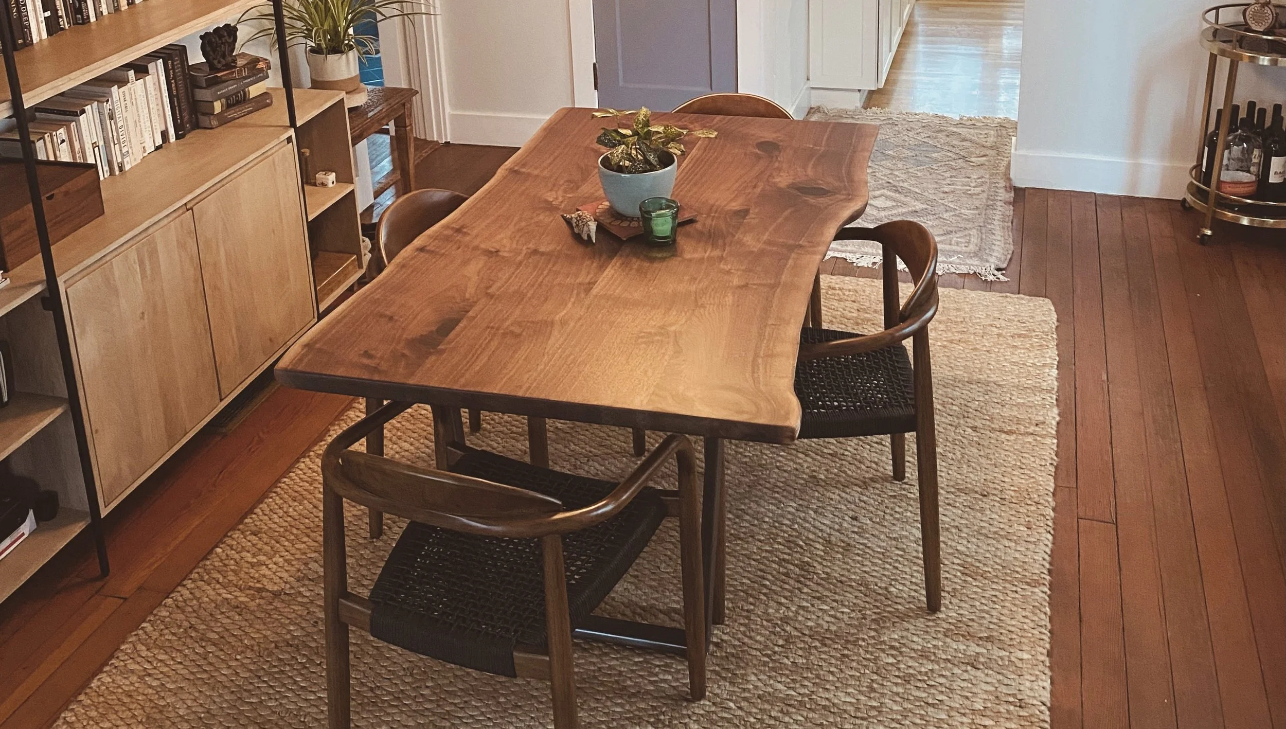 Multiple Board vs. Bookmatched Live Edge Walnut Tables: Price Differences, Design Trade-offs, and How to Choose