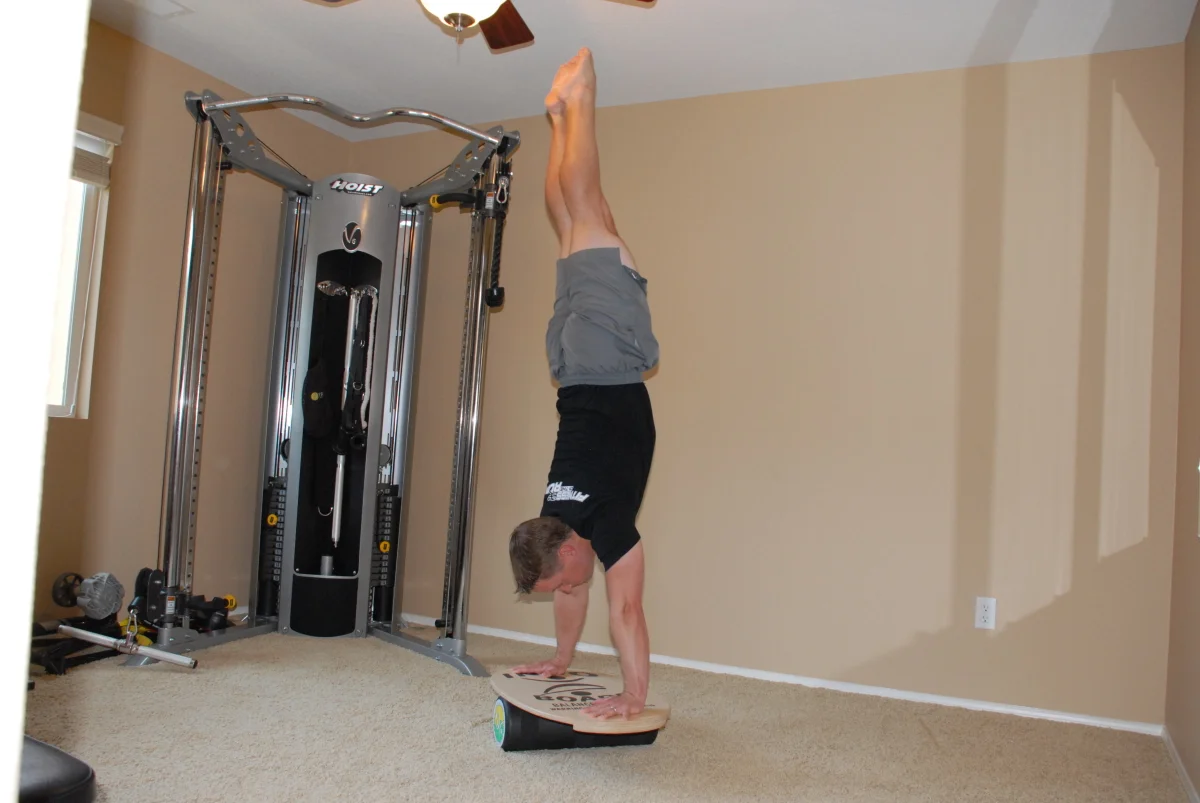 jham handstand indo.jpg