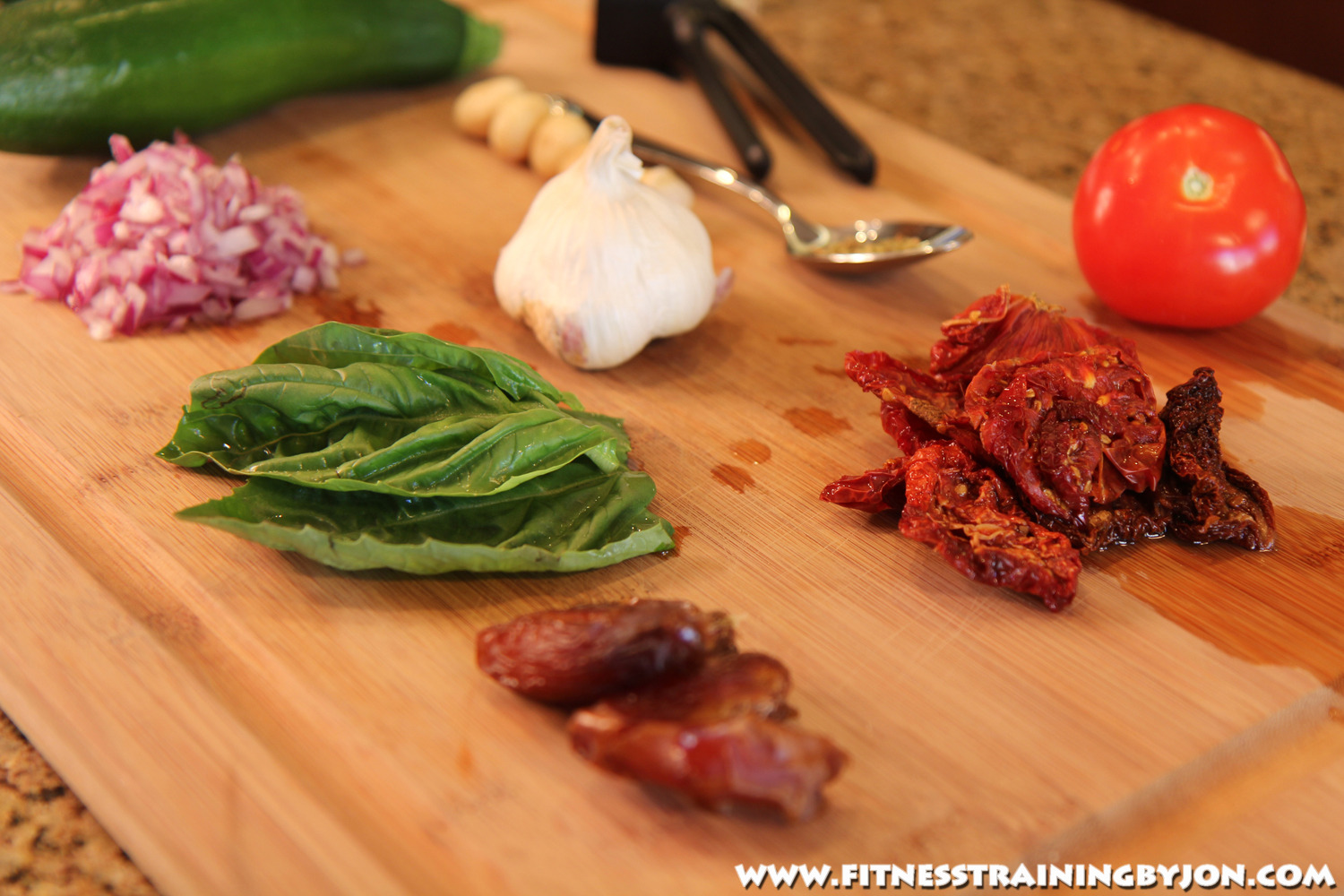 raw sun dried zucchini pasta 07.jpg