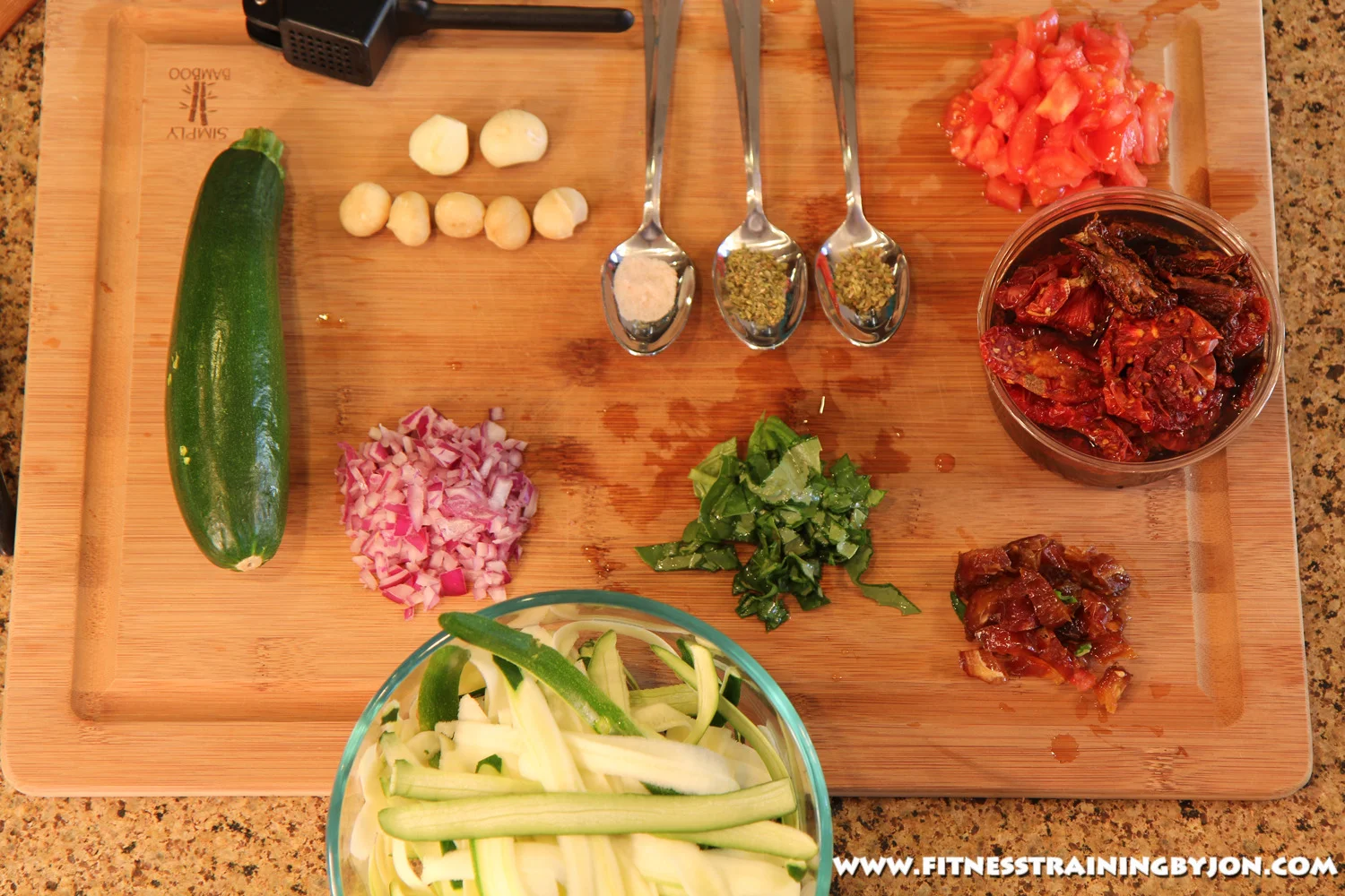 raw sun dried zucchini pasta 04.jpg