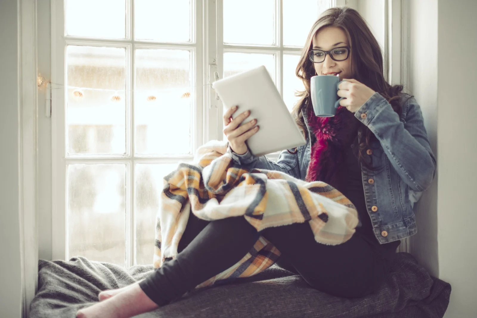 Young-woman-at-home-629076786_6720x4480_Web.jpeg