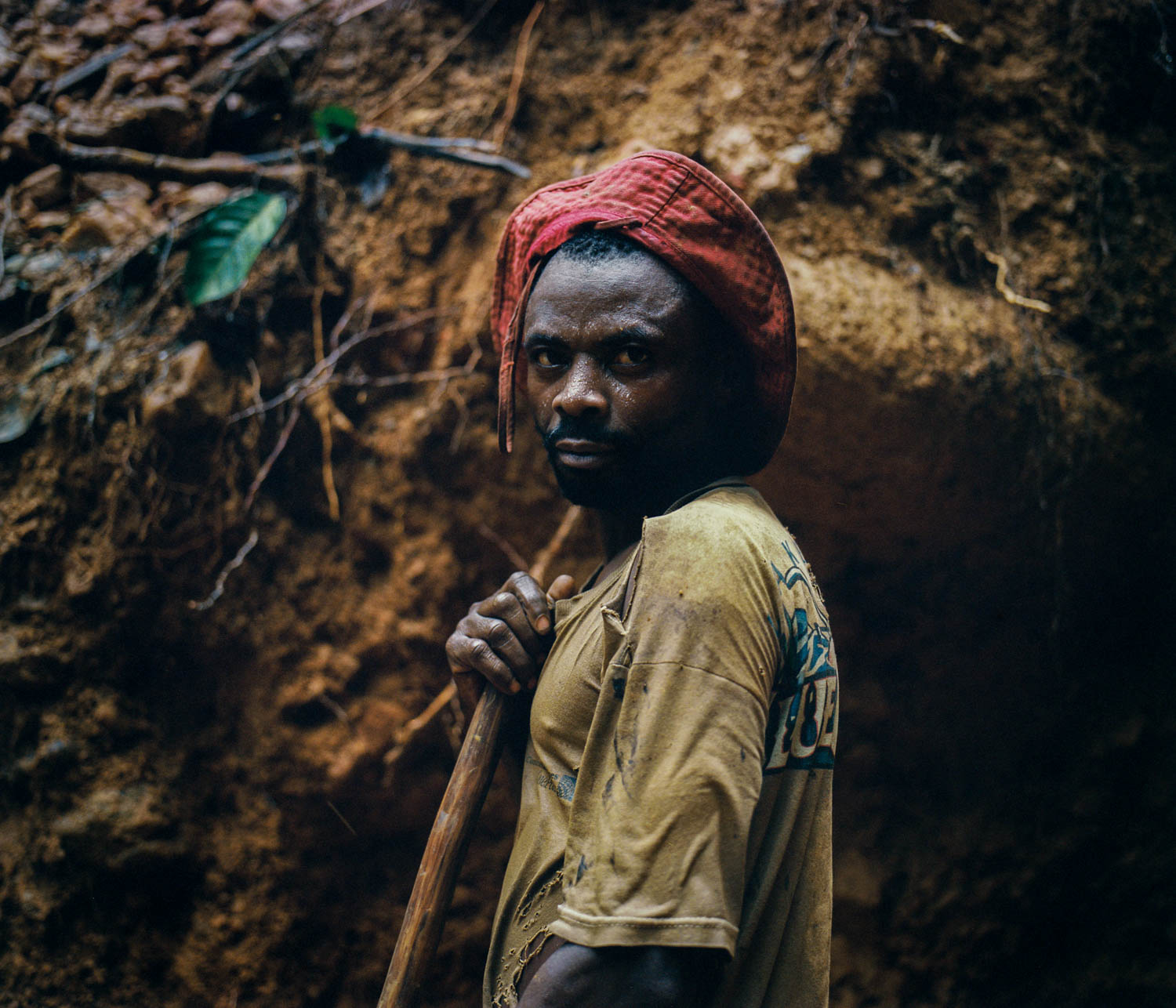 Migrants from the Bashi tribe of Bukavu region provide labor for the mines in territory controlled by the Raia Mutomboki. The Rega tribe, which make up the RM, are able to play supervisory roles due to their unique technical knowledge on the mining 