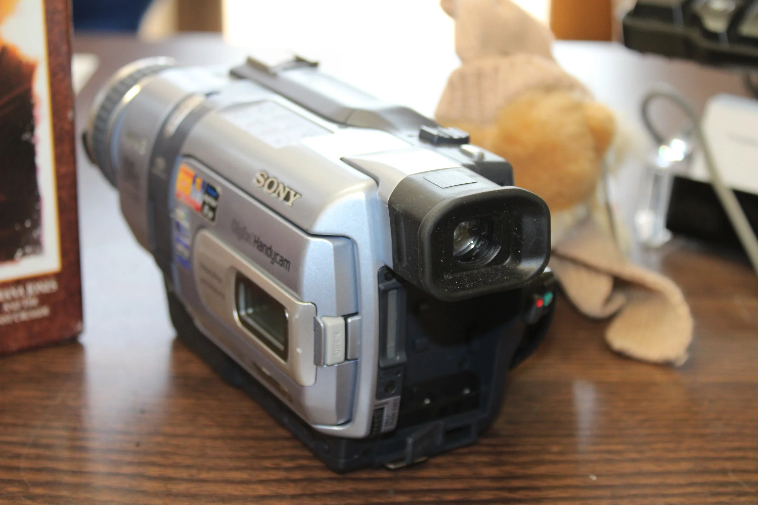 Sony DCR-TRV340 Camcorder — Telstar Services