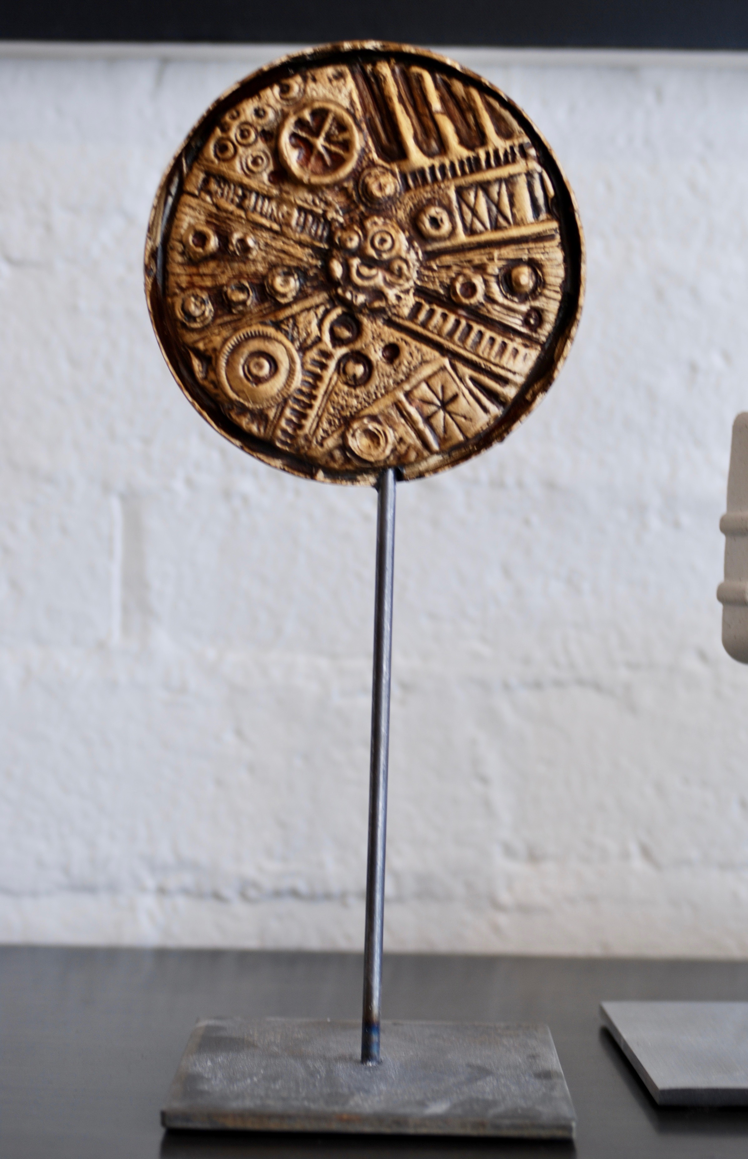 Sold-Totem VII