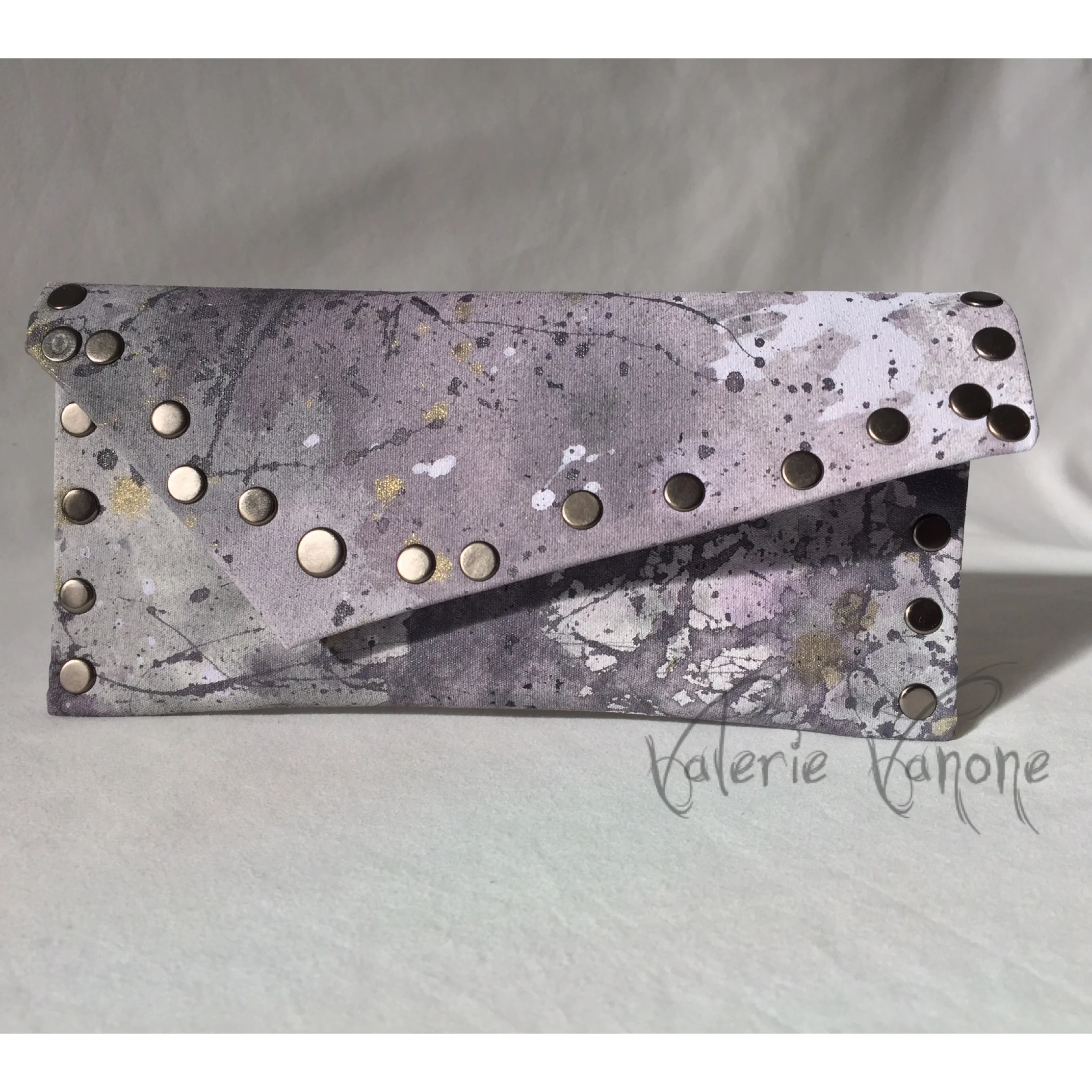  7 x 3.5 x 1"    