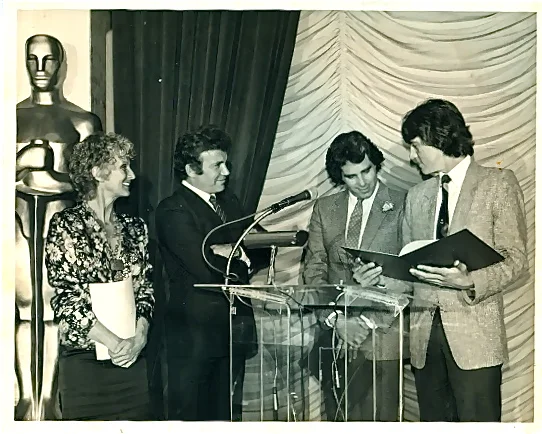 William Shatner and Cloris Leachman present the Oscar to Lyon Lamb