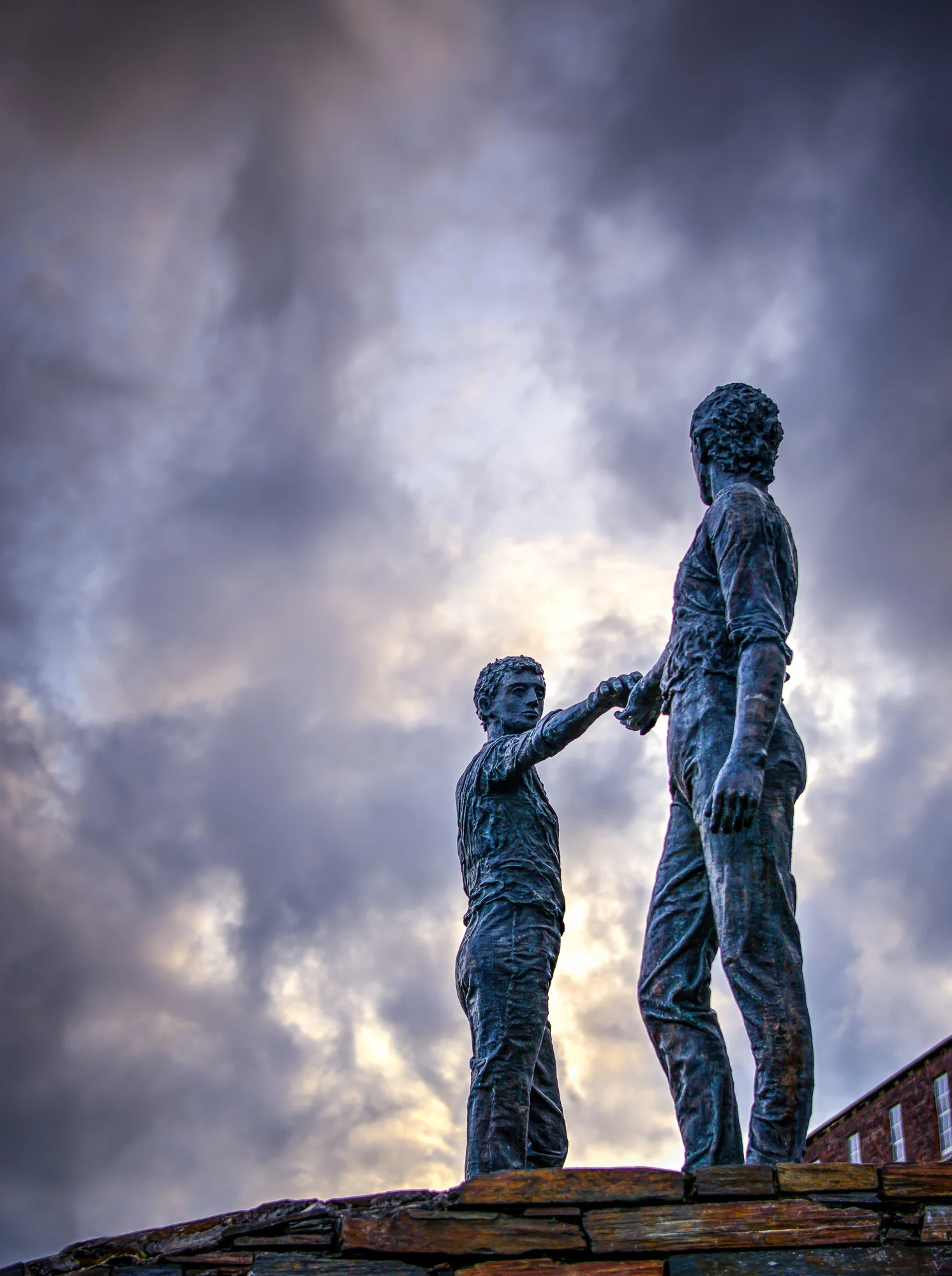 Derry handshake-1.jpg