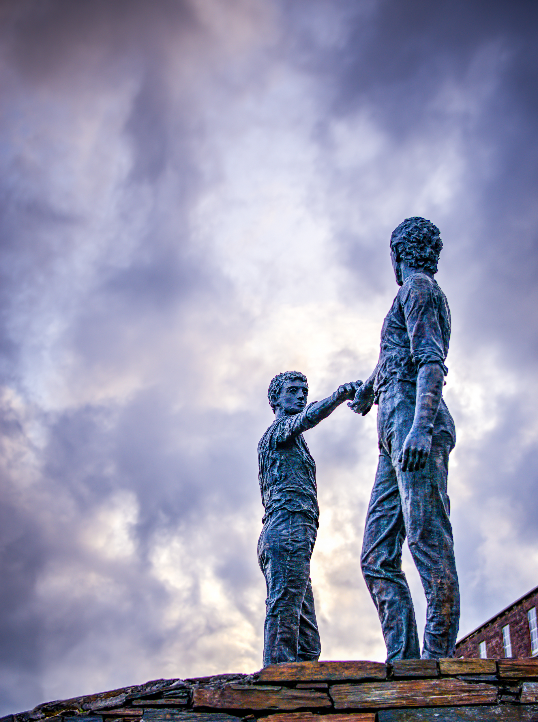 Hands across the divide, Derry