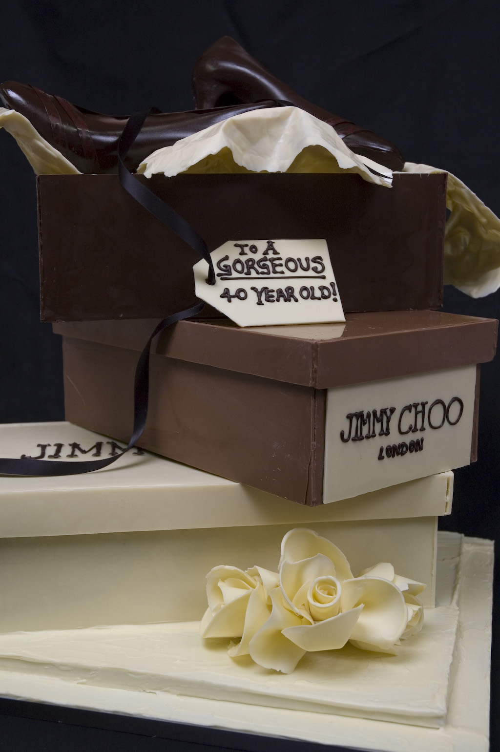 Jimmy Choo Cake sm 01.jpg