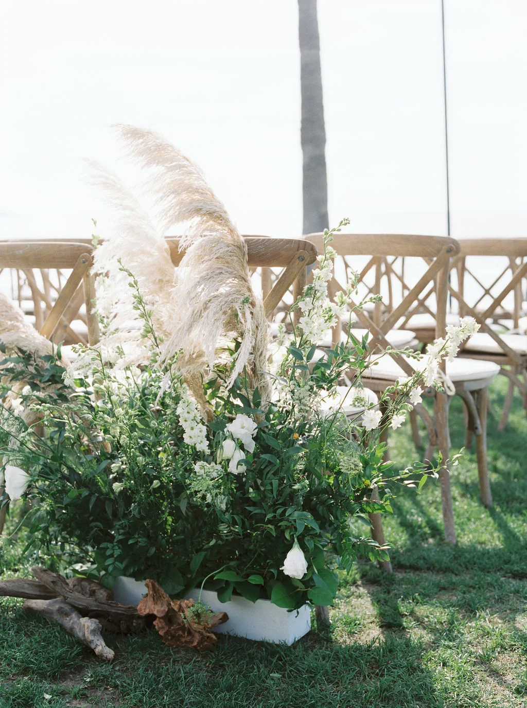 meiwen-photo-scripps-forum-wedding-la-jolla-beachside-inspiration-coastal-floral-design-blooms-15.jpg