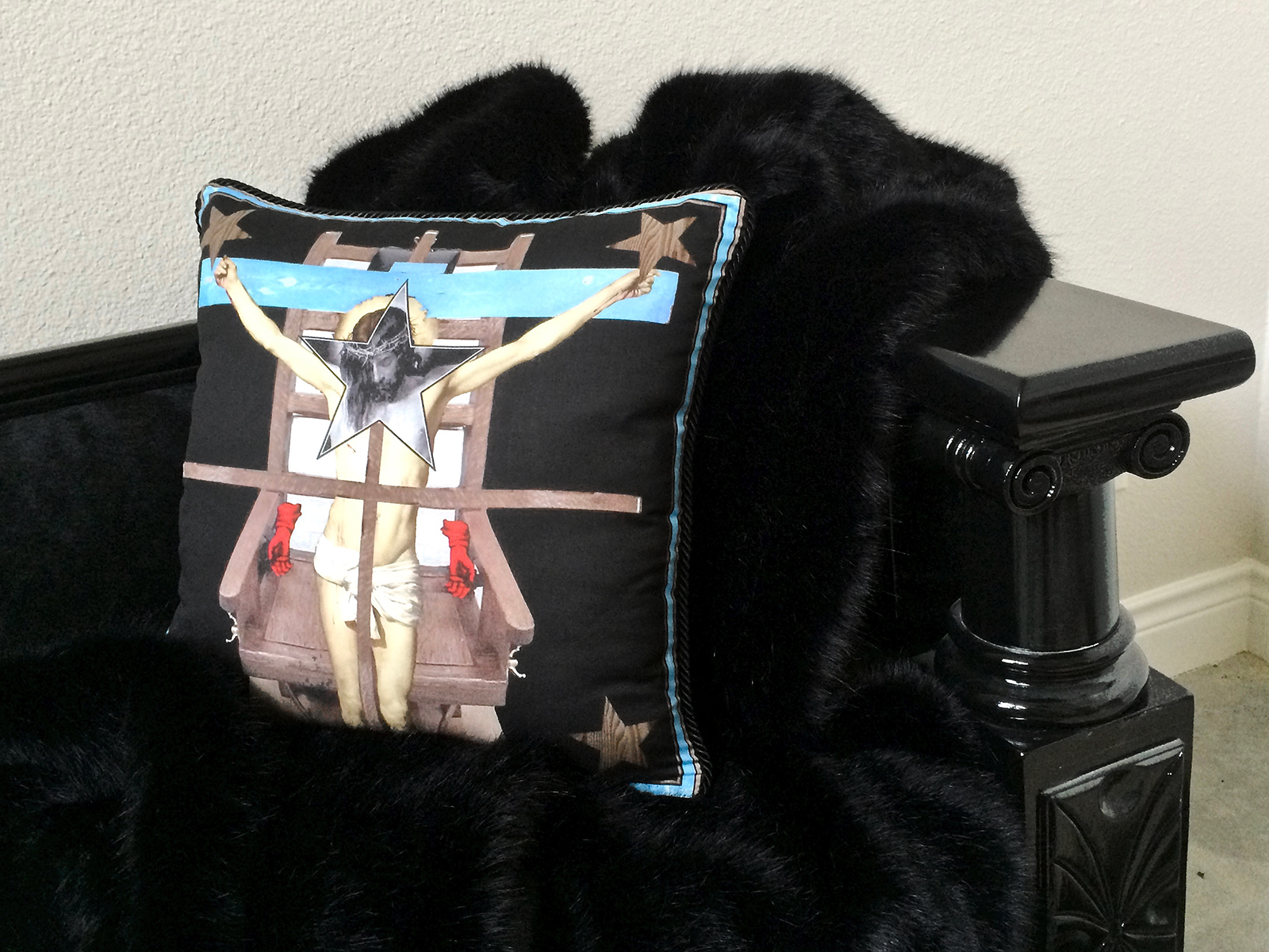 givenchychristsofa.jpg