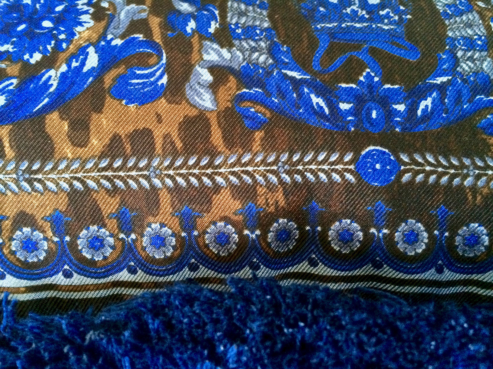 versaceleopardbluedetail.jpg